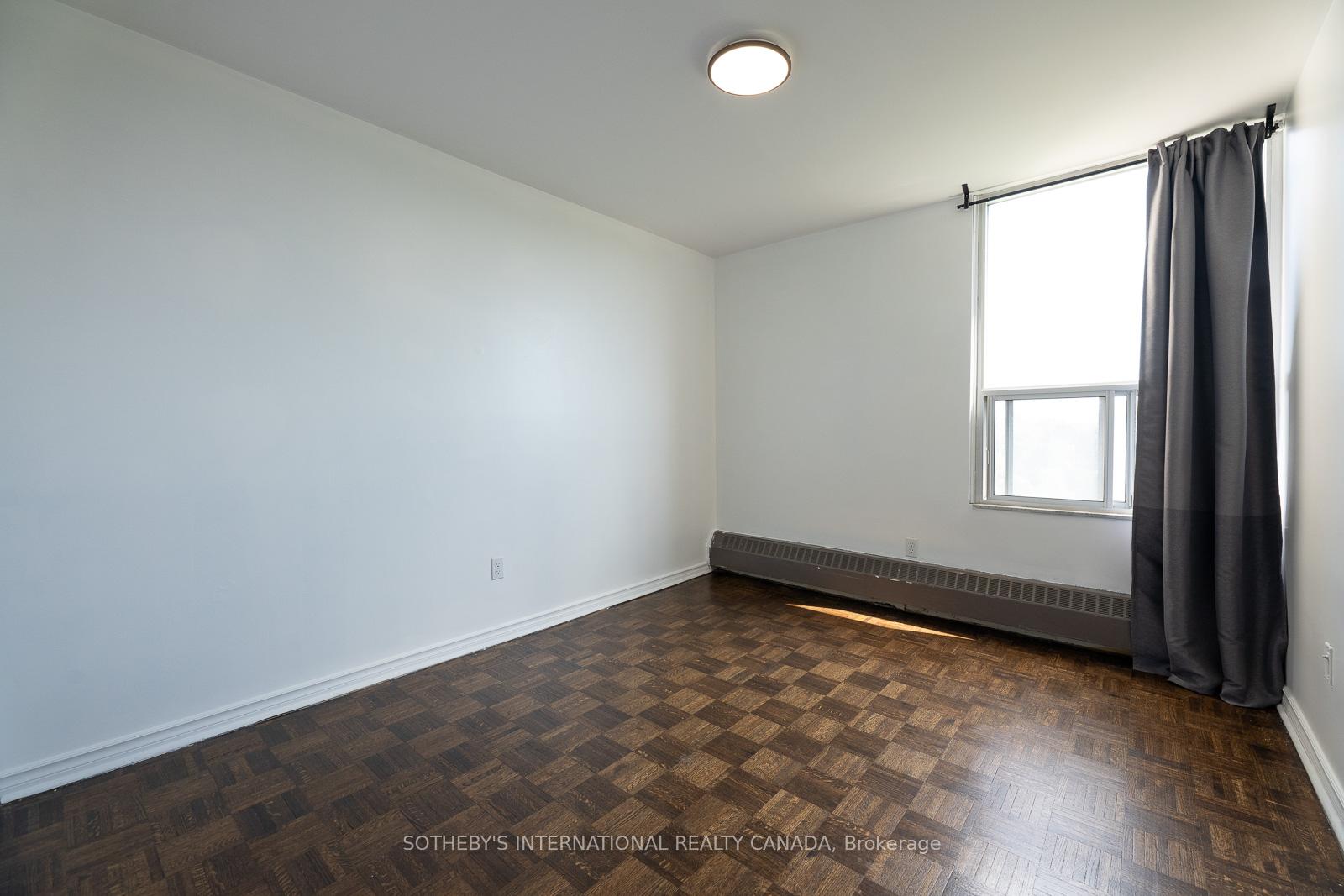 60 Pavane Link Way 706