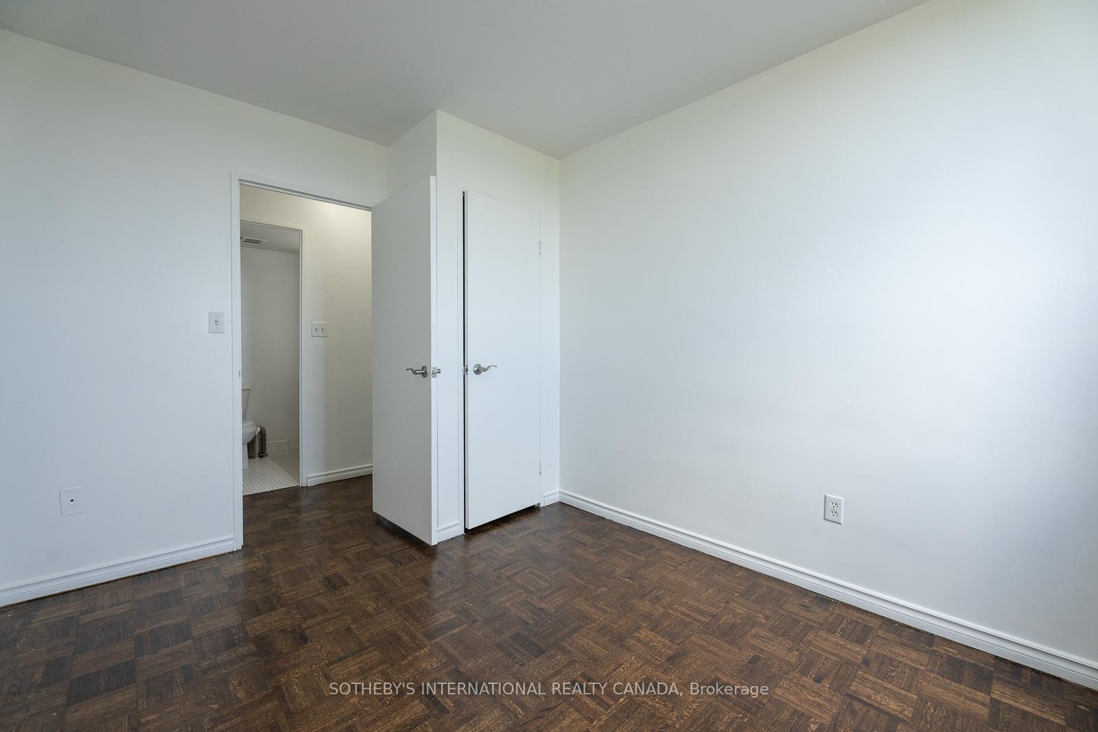 60 Pavane Link Way 706