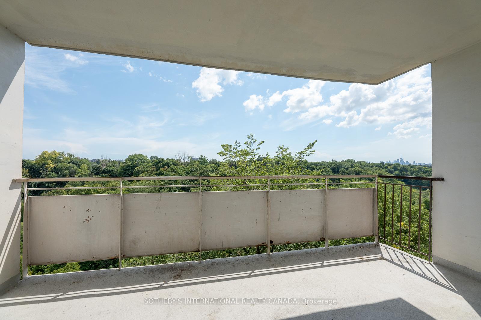 60 Pavane Link Way 706