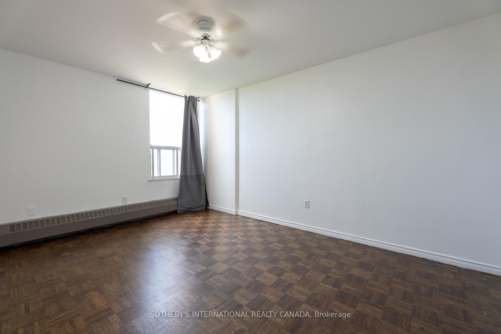 60 Pavane Link Way 706