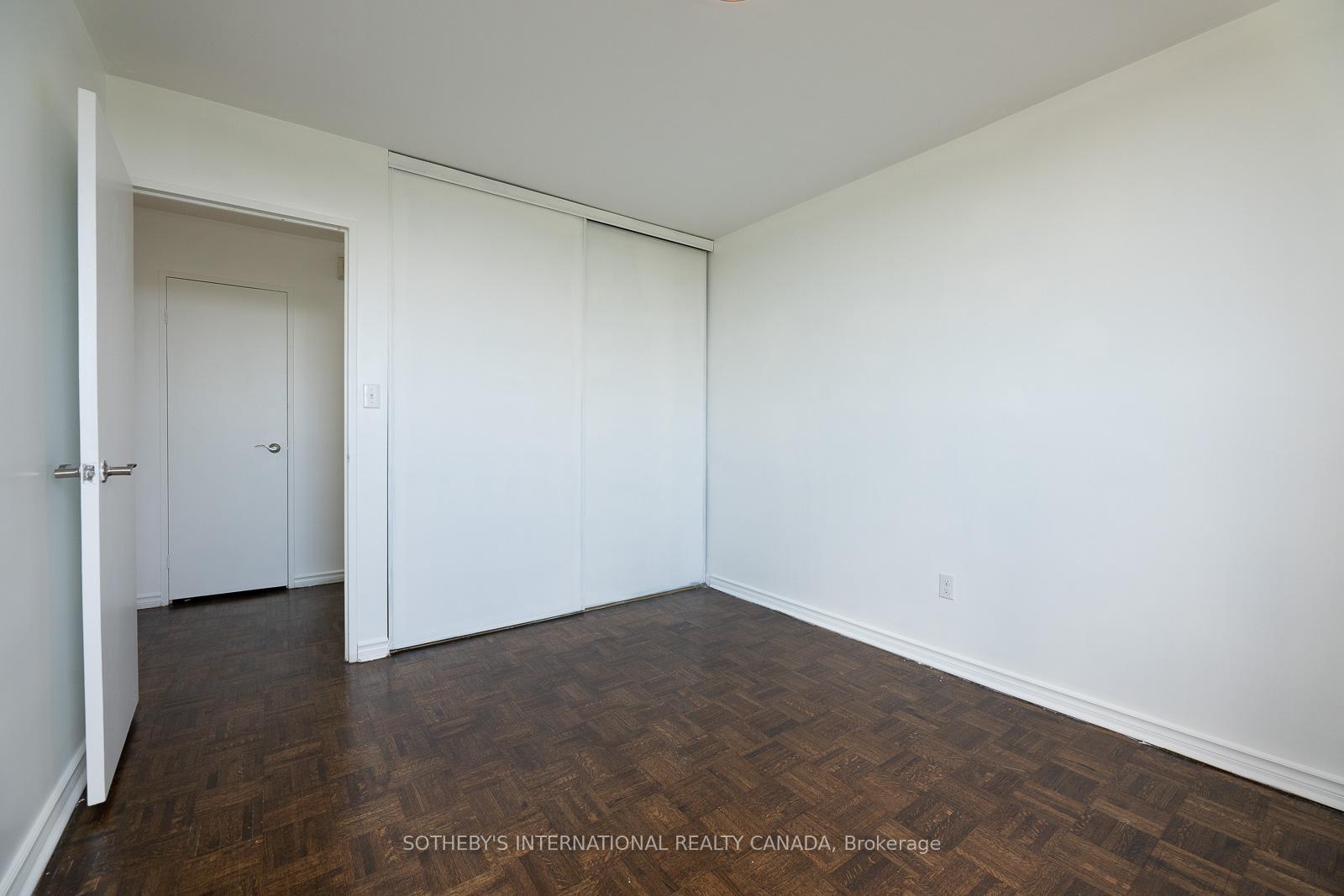 60 Pavane Link Way 706
