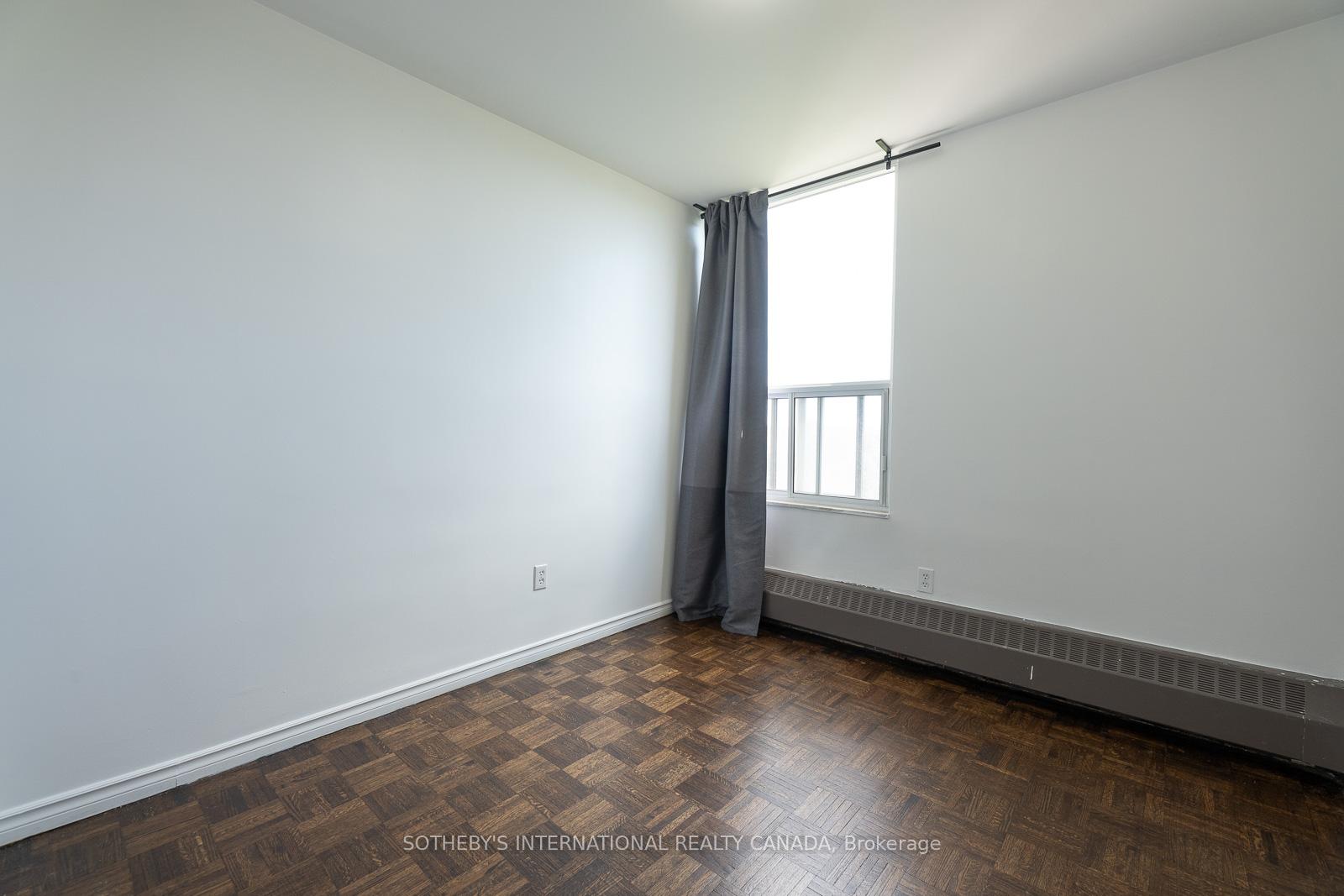 60 Pavane Link Way 706