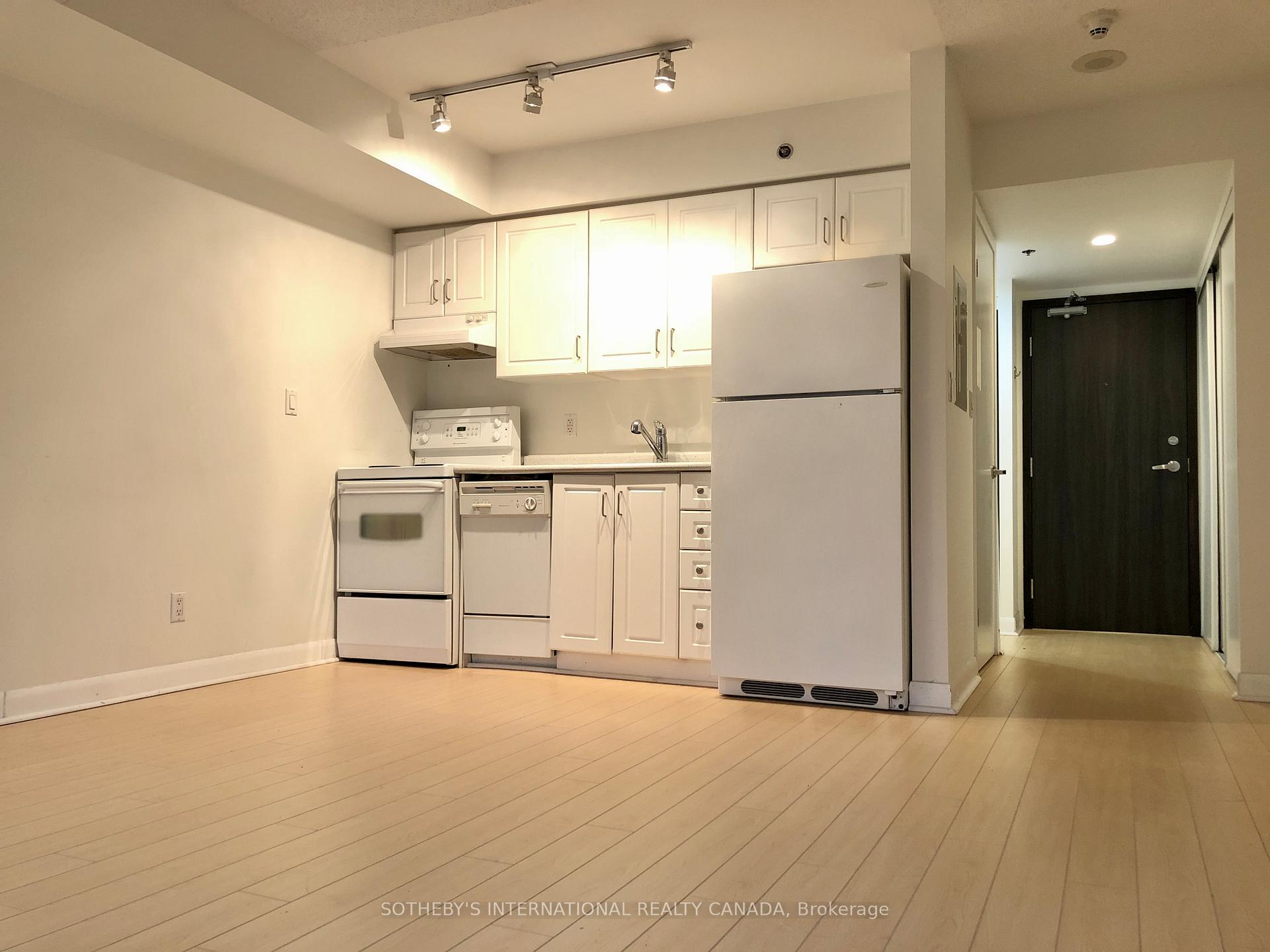 210 Victoria Street 717