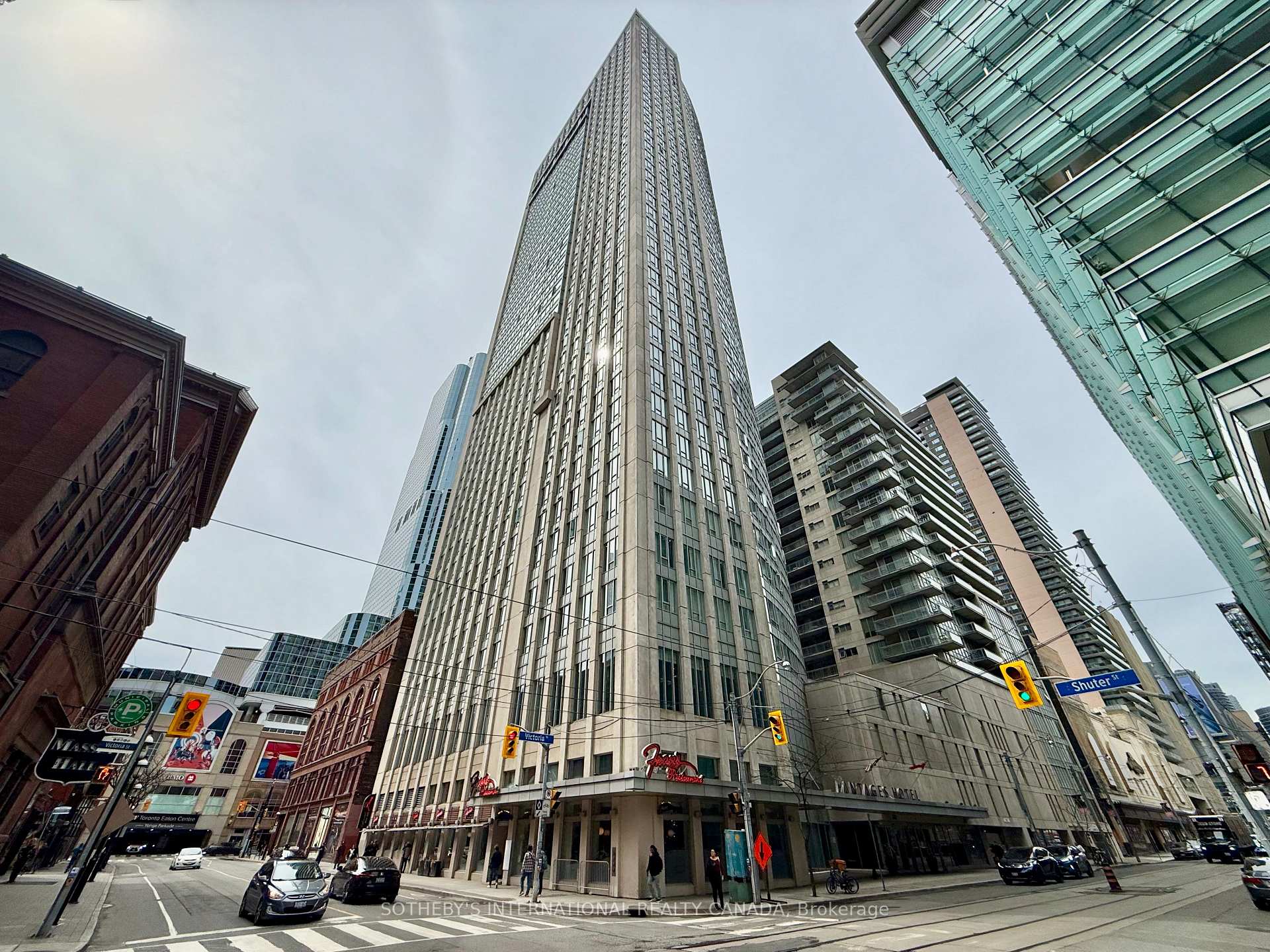 210 Victoria Street 717