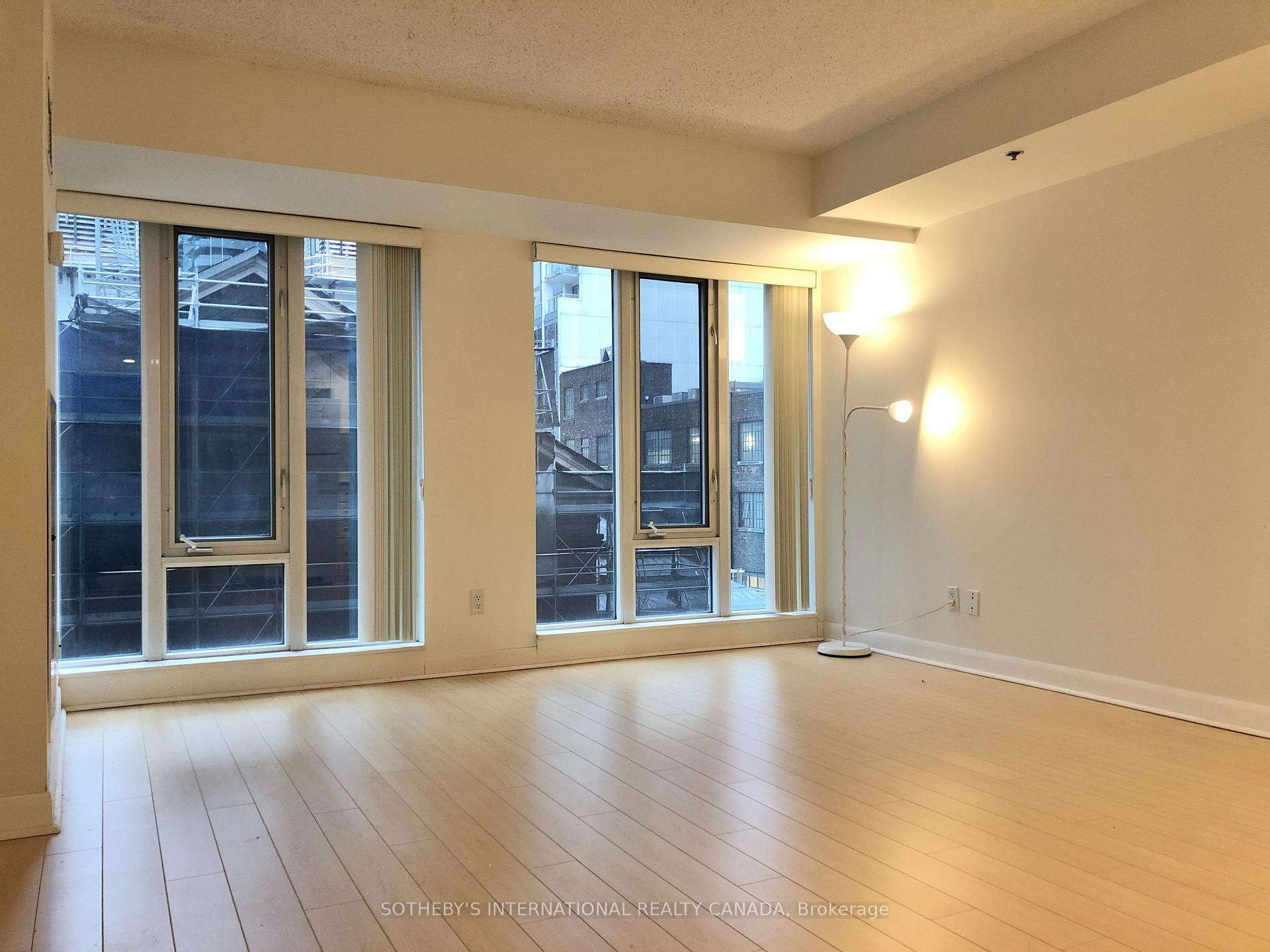 210 Victoria Street 717