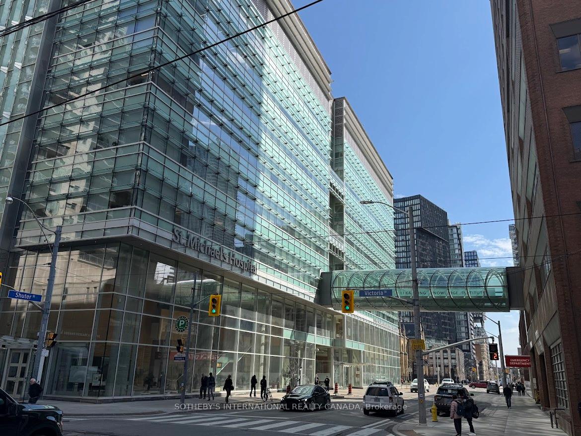 210 Victoria Street 717