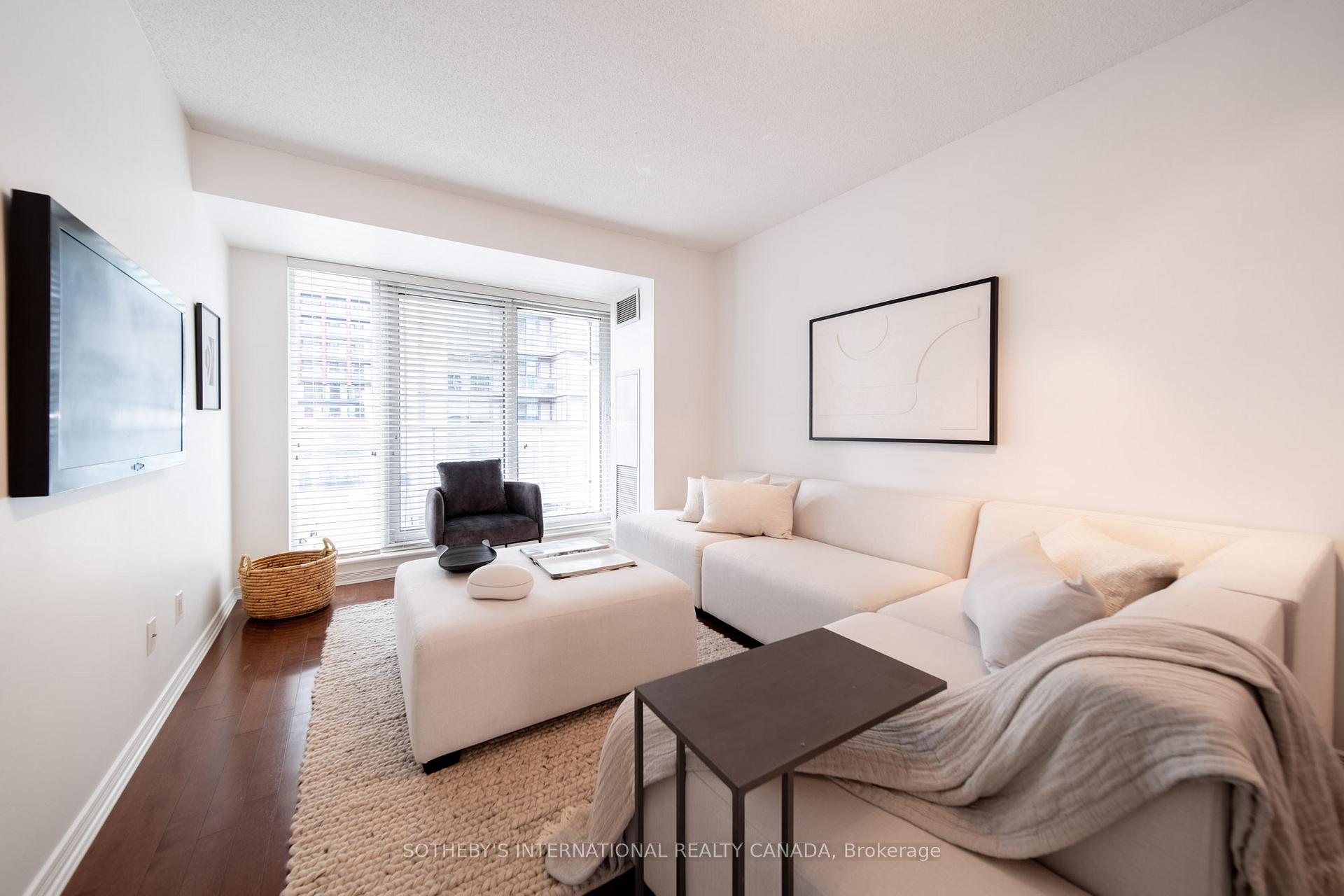 230 King Street E 1105