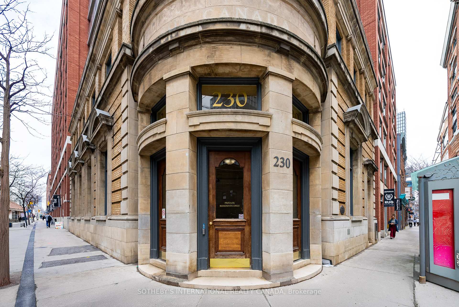 230 King Street E 1105