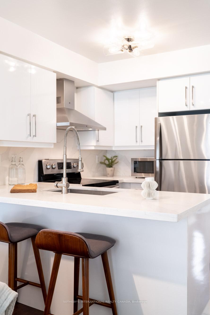 230 King Street E 1105