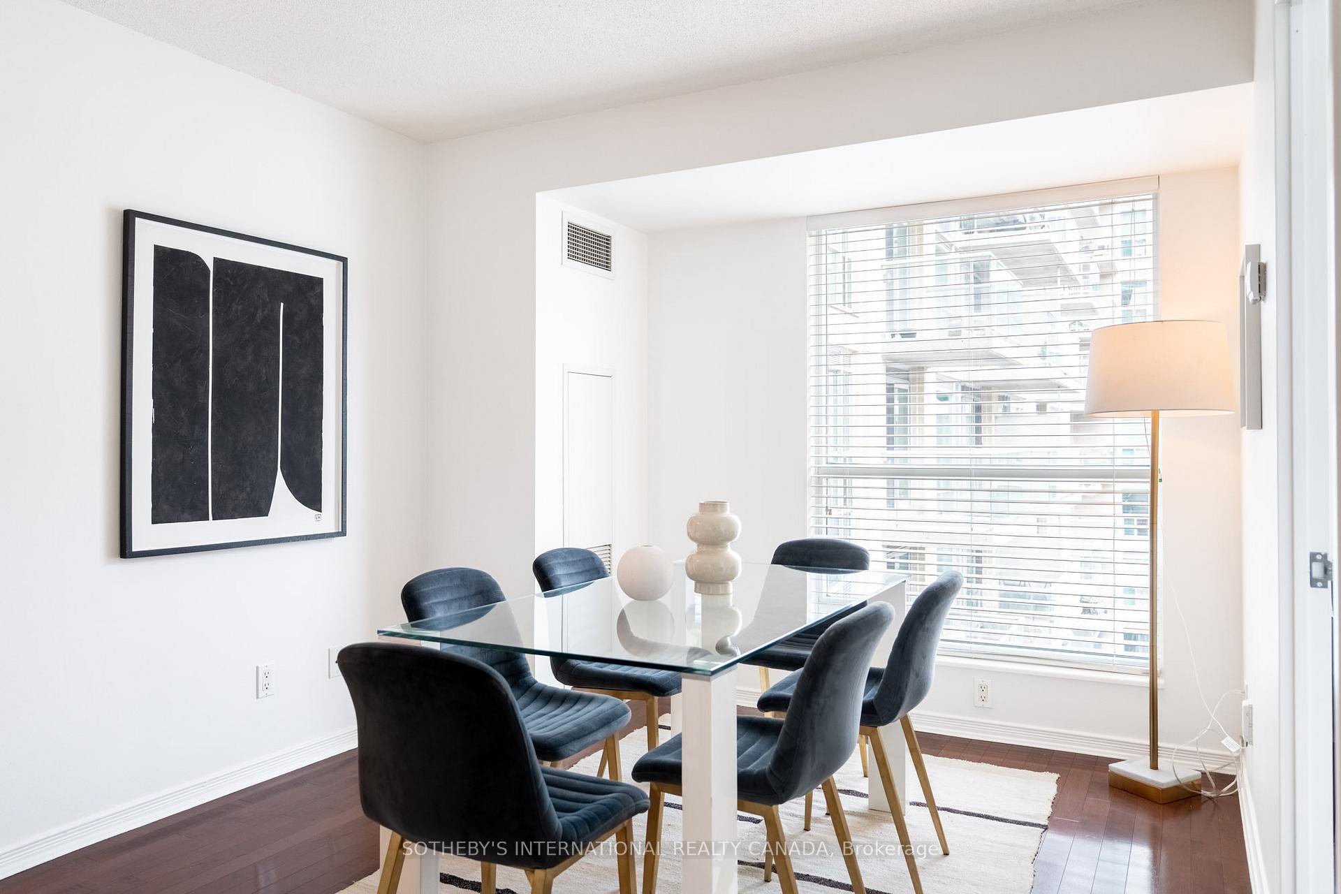 230 King Street E 1105