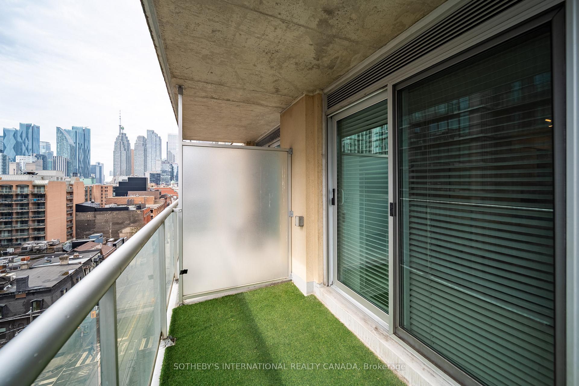 230 King Street E 1105