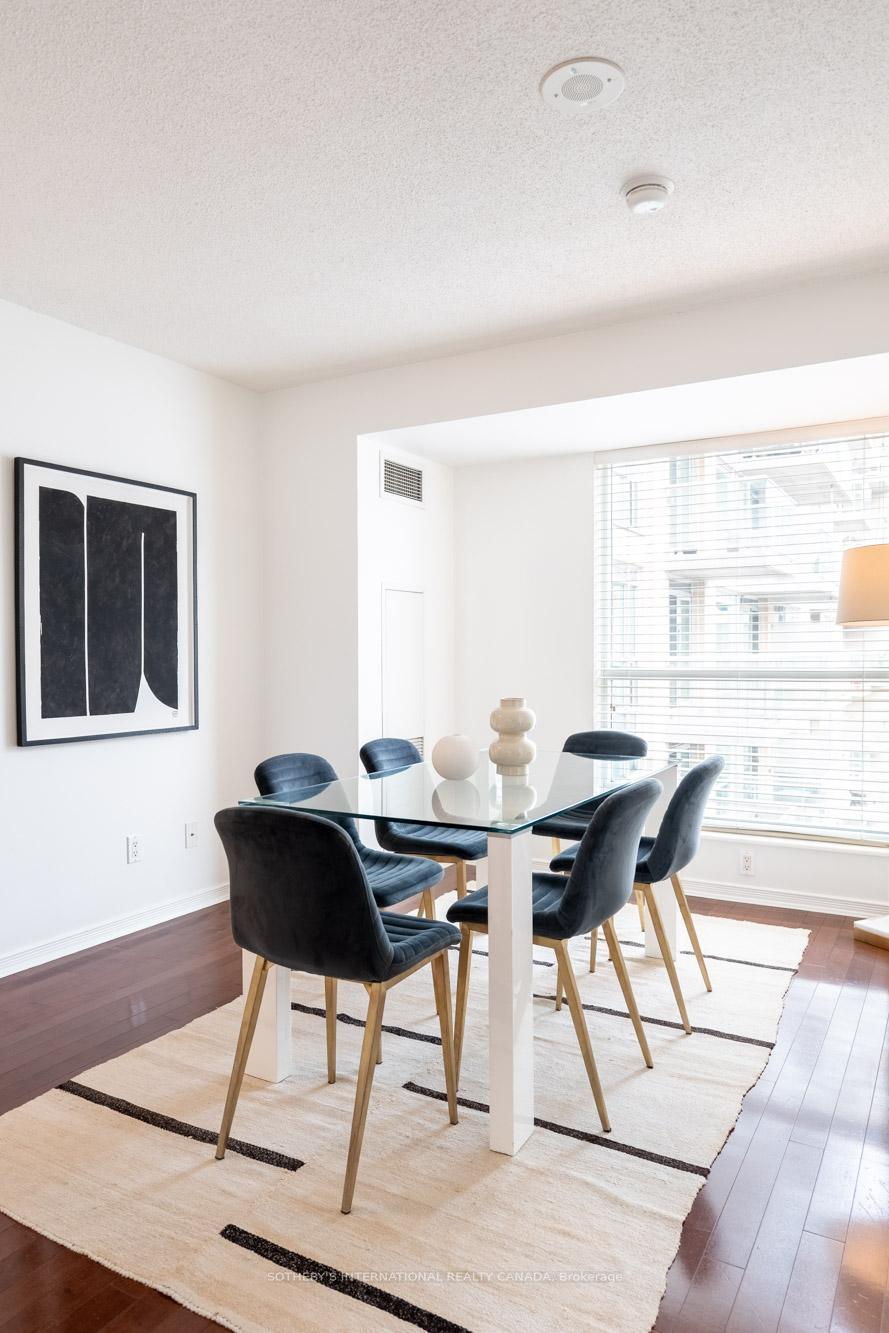 230 King Street E 1105