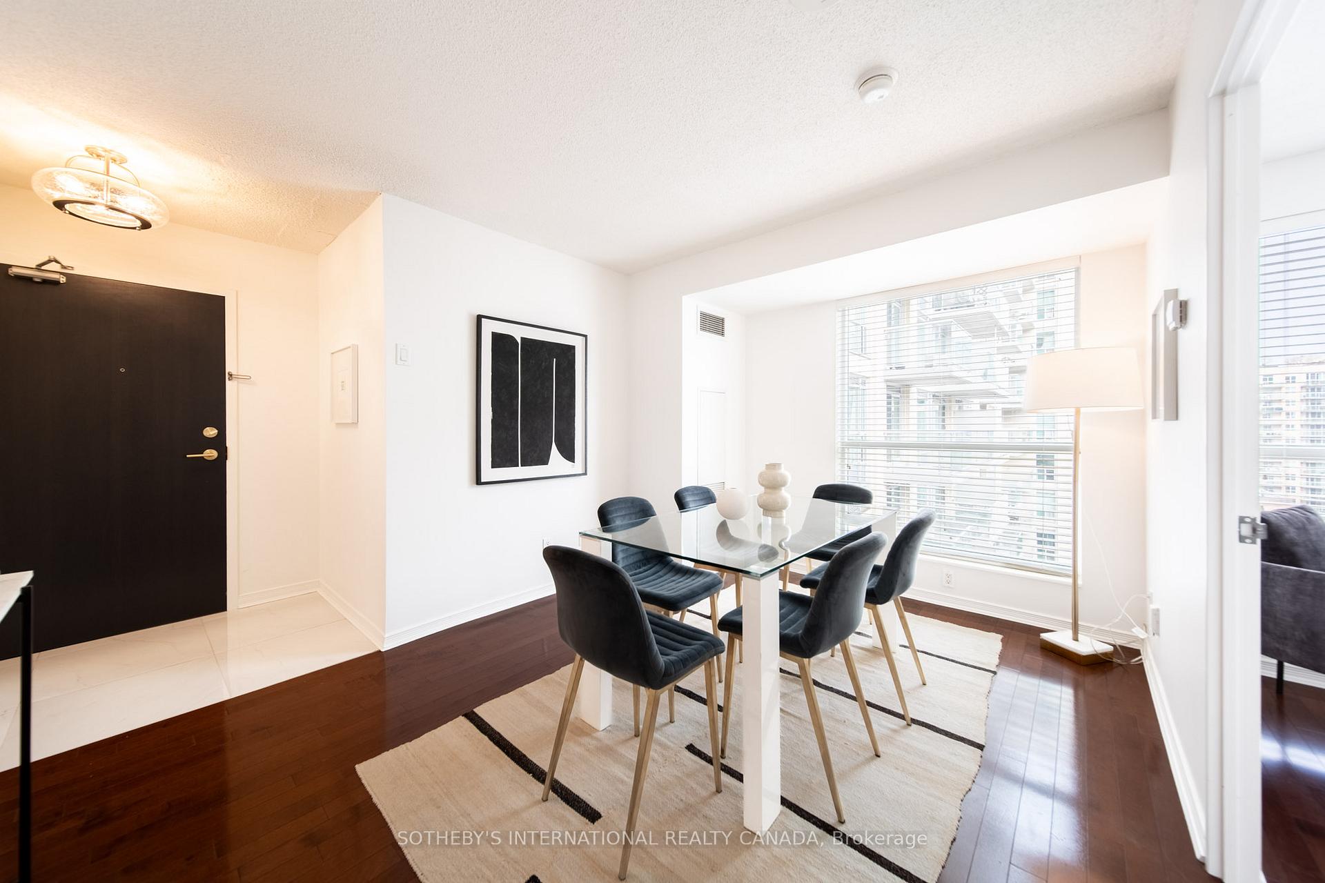 230 King Street E 1105