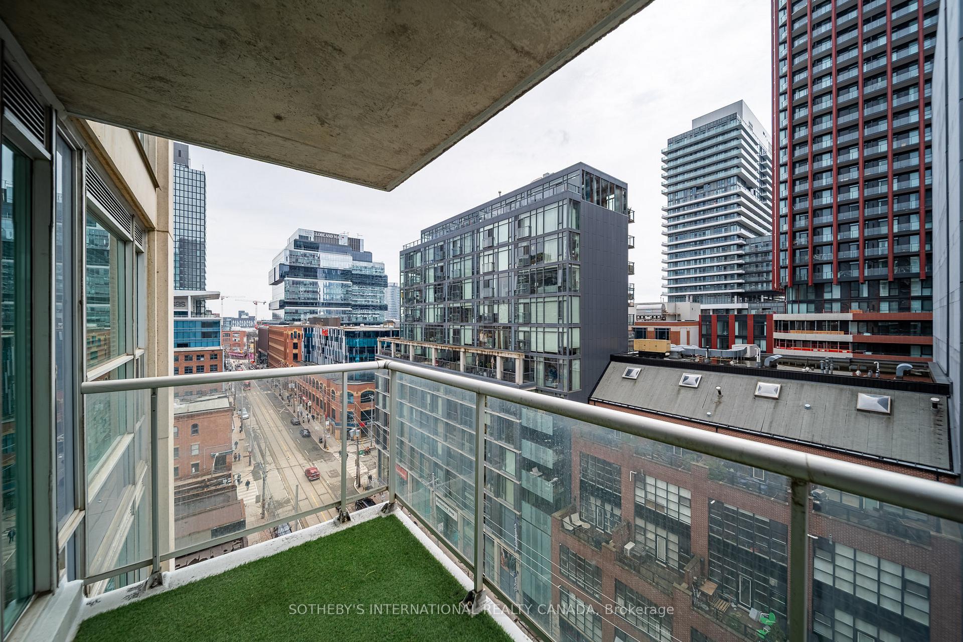 230 King Street E 1105