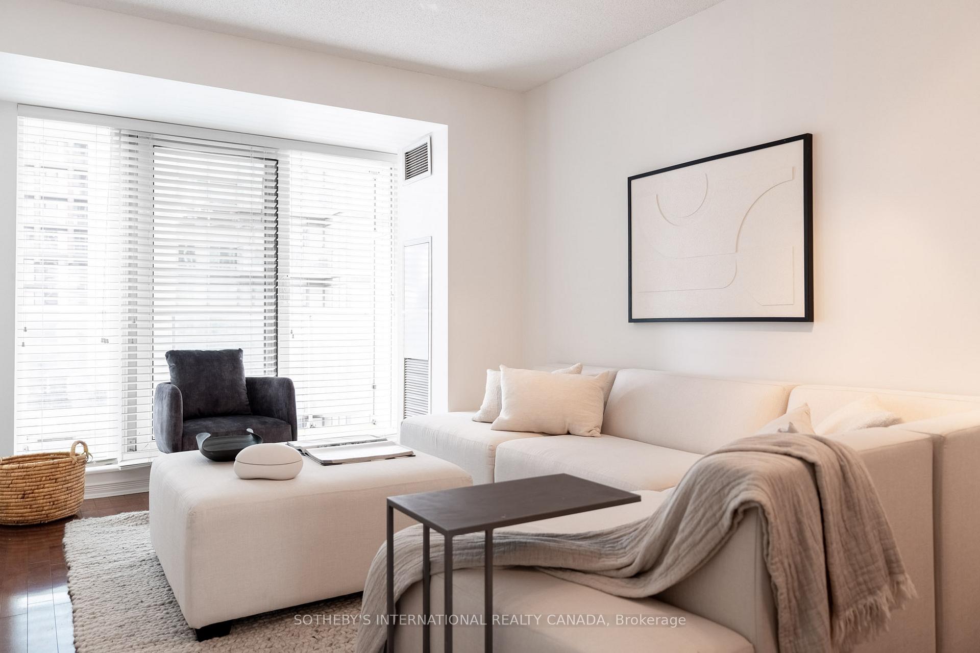 230 King Street E 1105