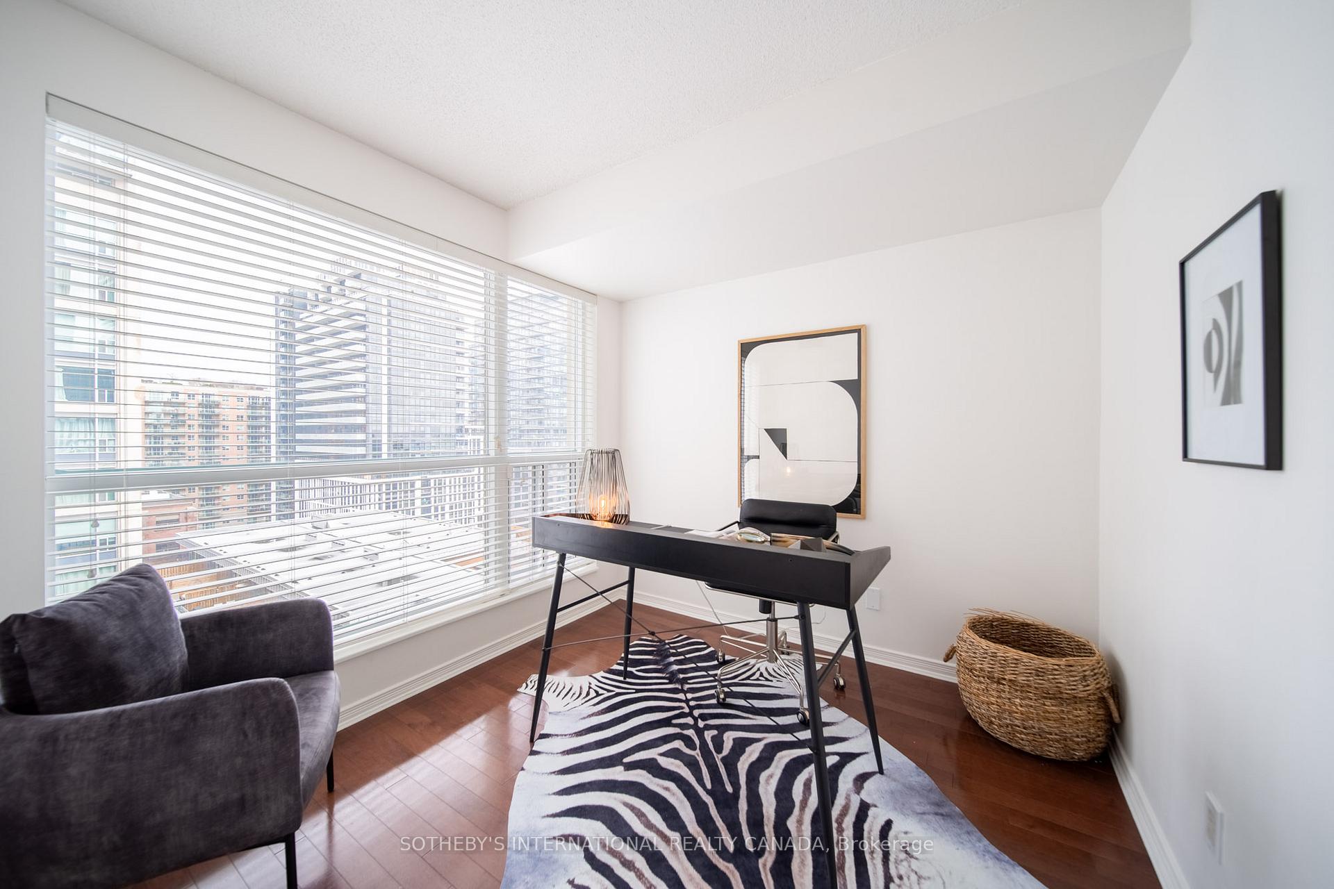 230 King Street E 1105