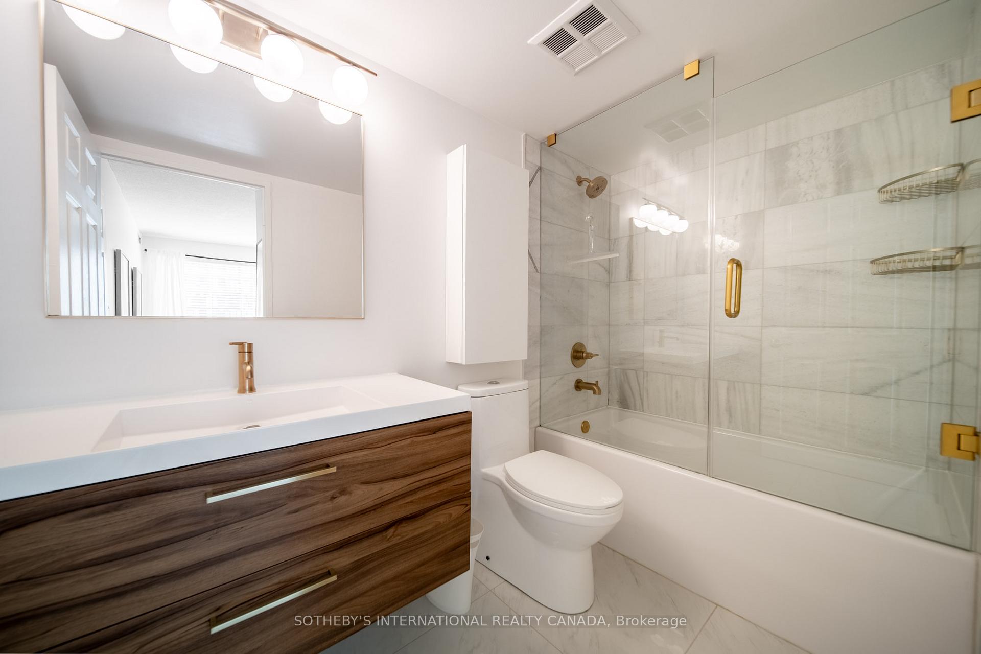 230 King Street E 1105
