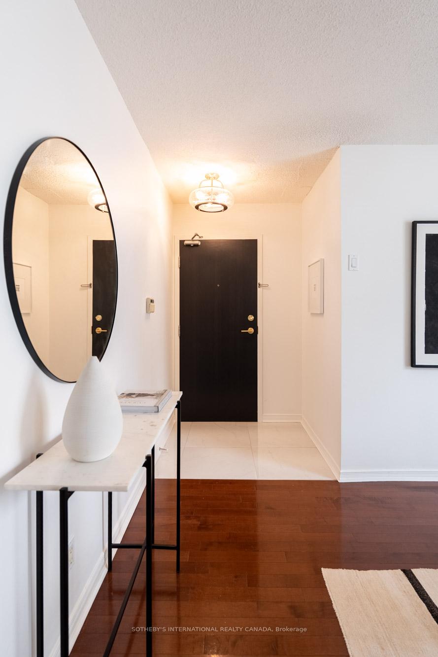 230 King Street E 1105