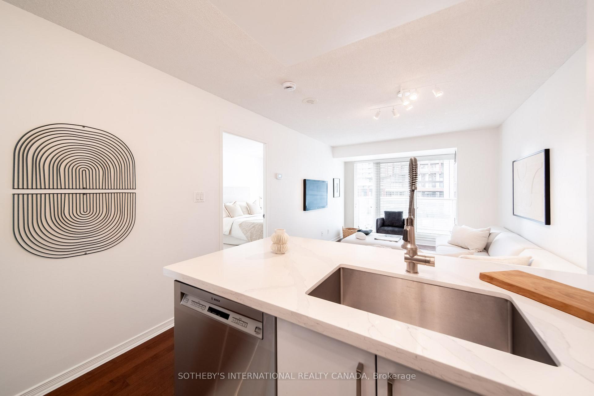 230 King Street E 1105