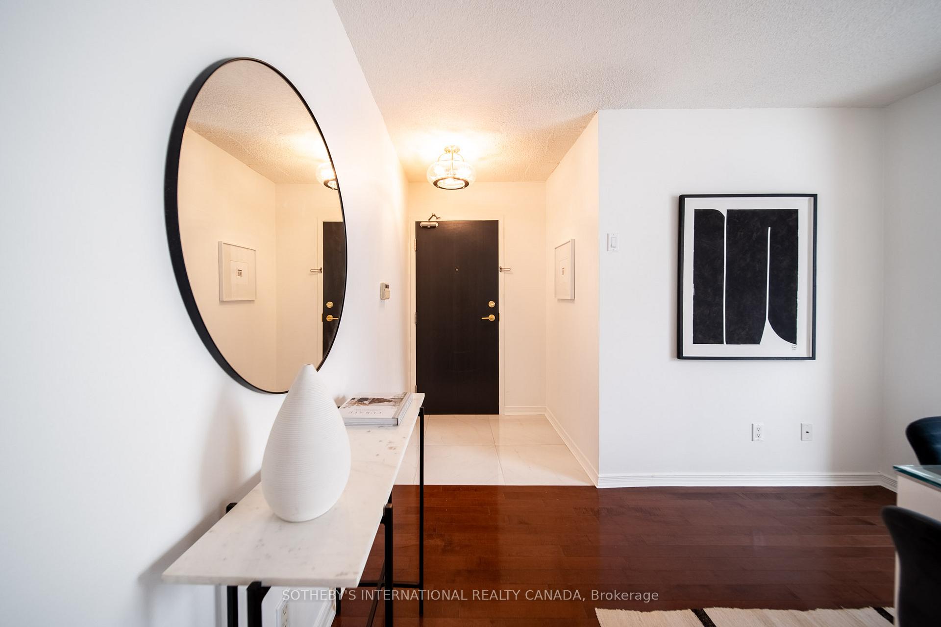 230 King Street E 1105