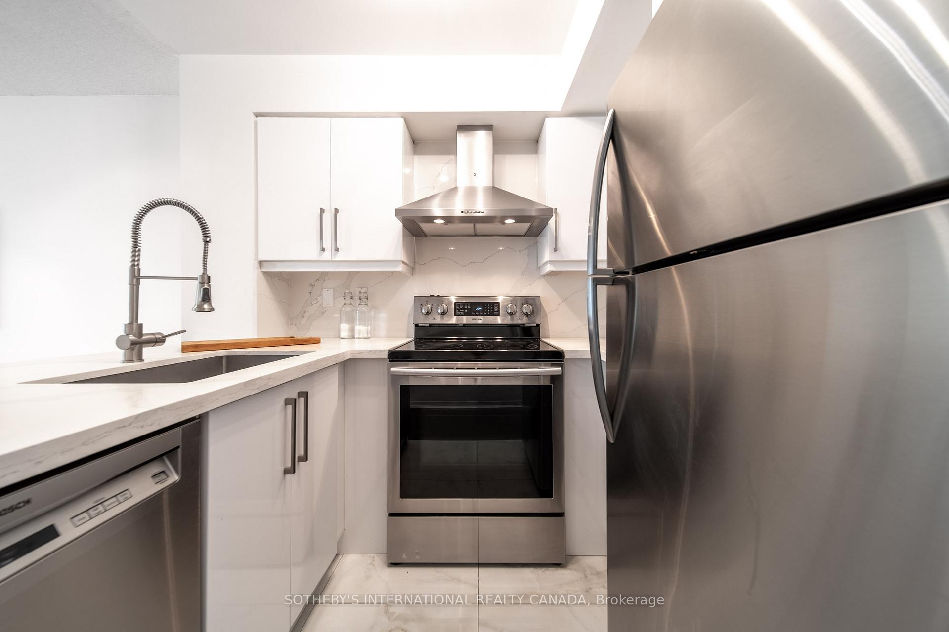 230 King Street E 1105