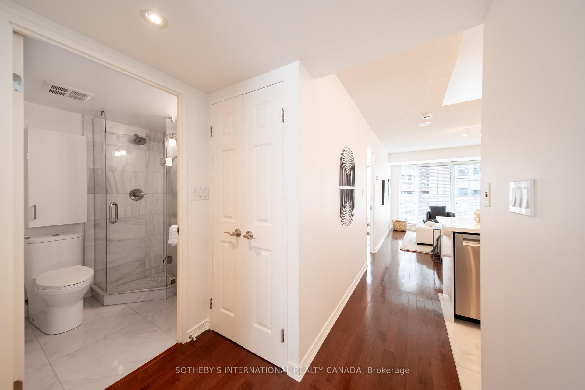 230 King Street E 1105