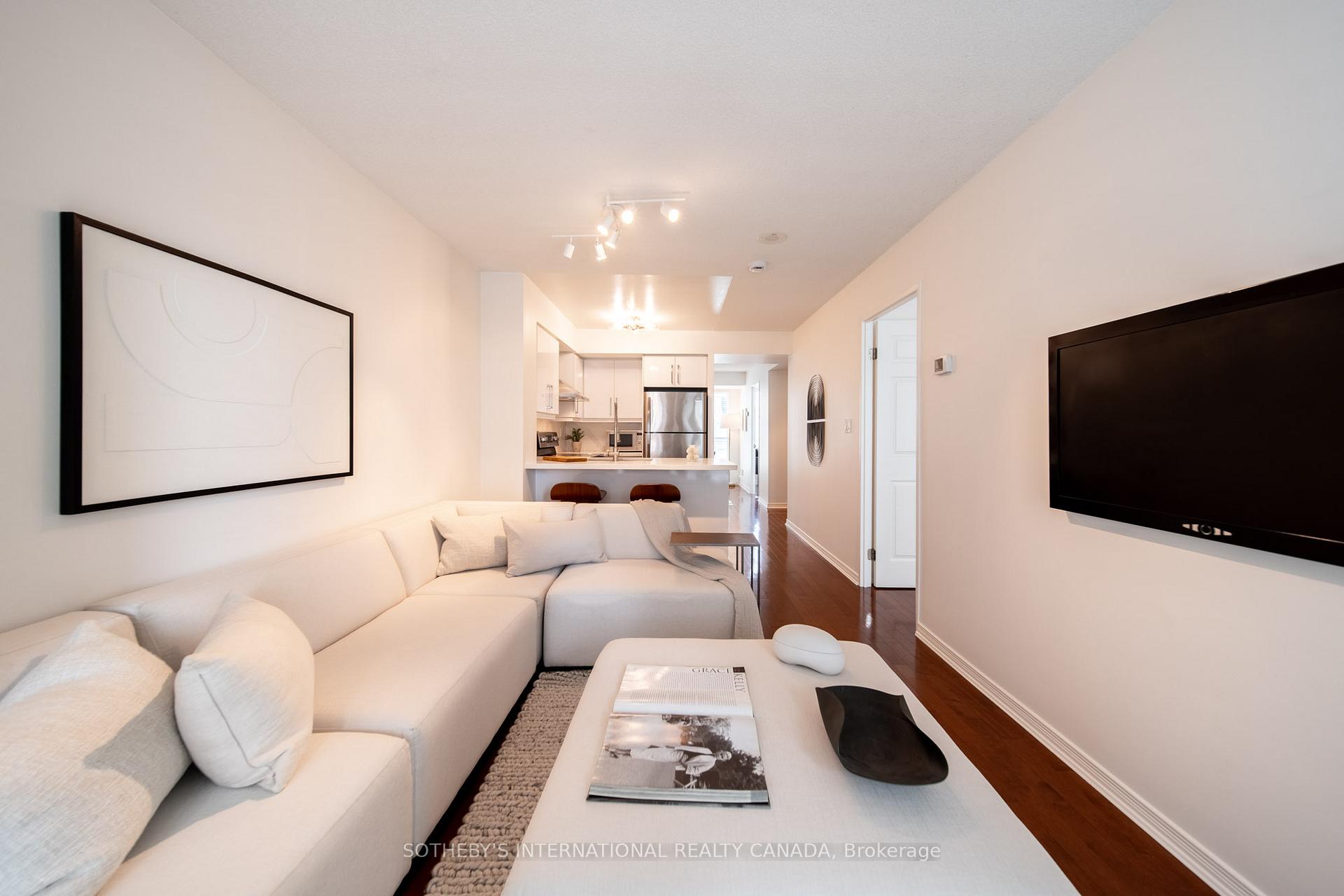 230 King Street E 1105