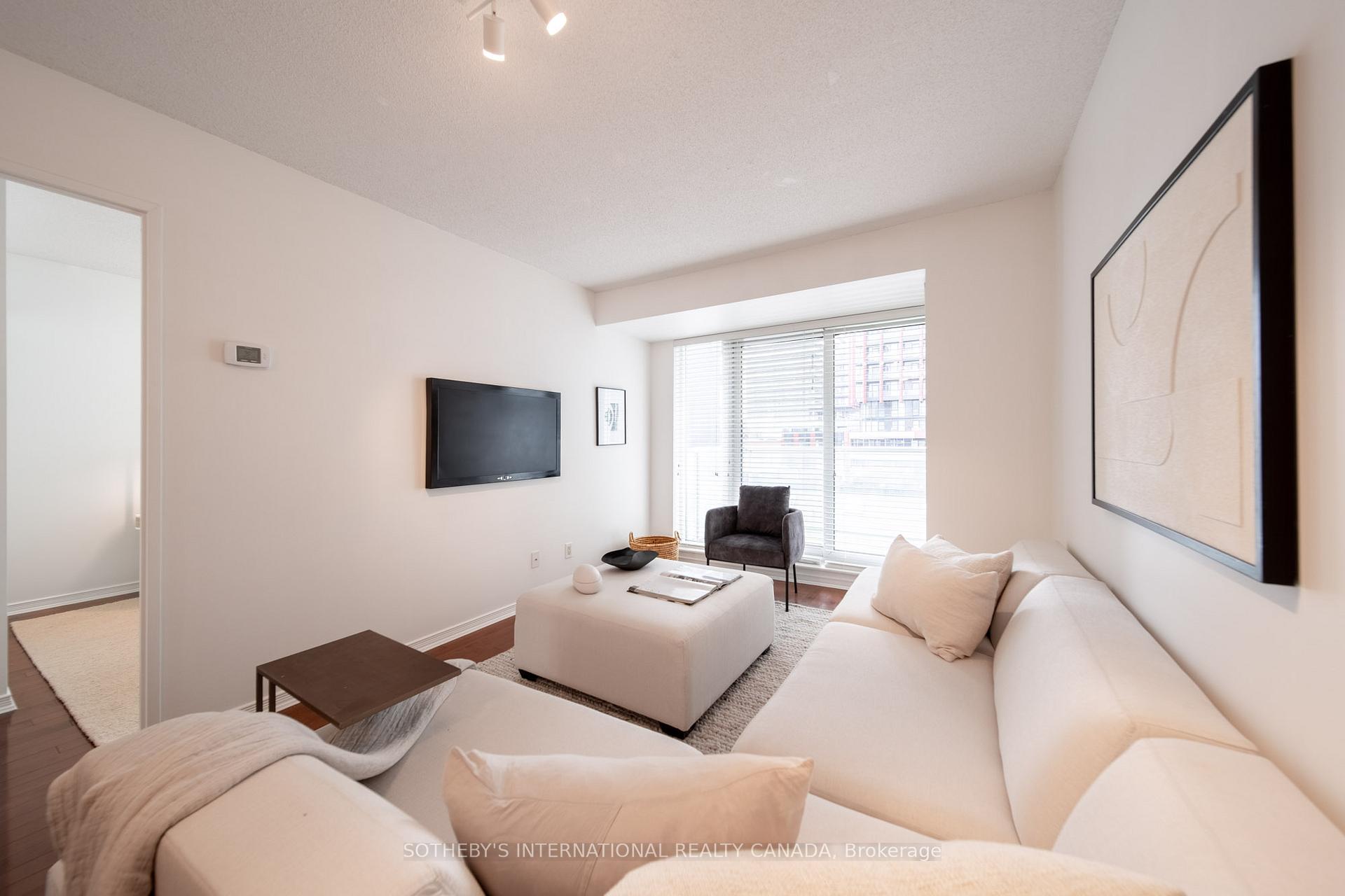 230 King Street E 1105