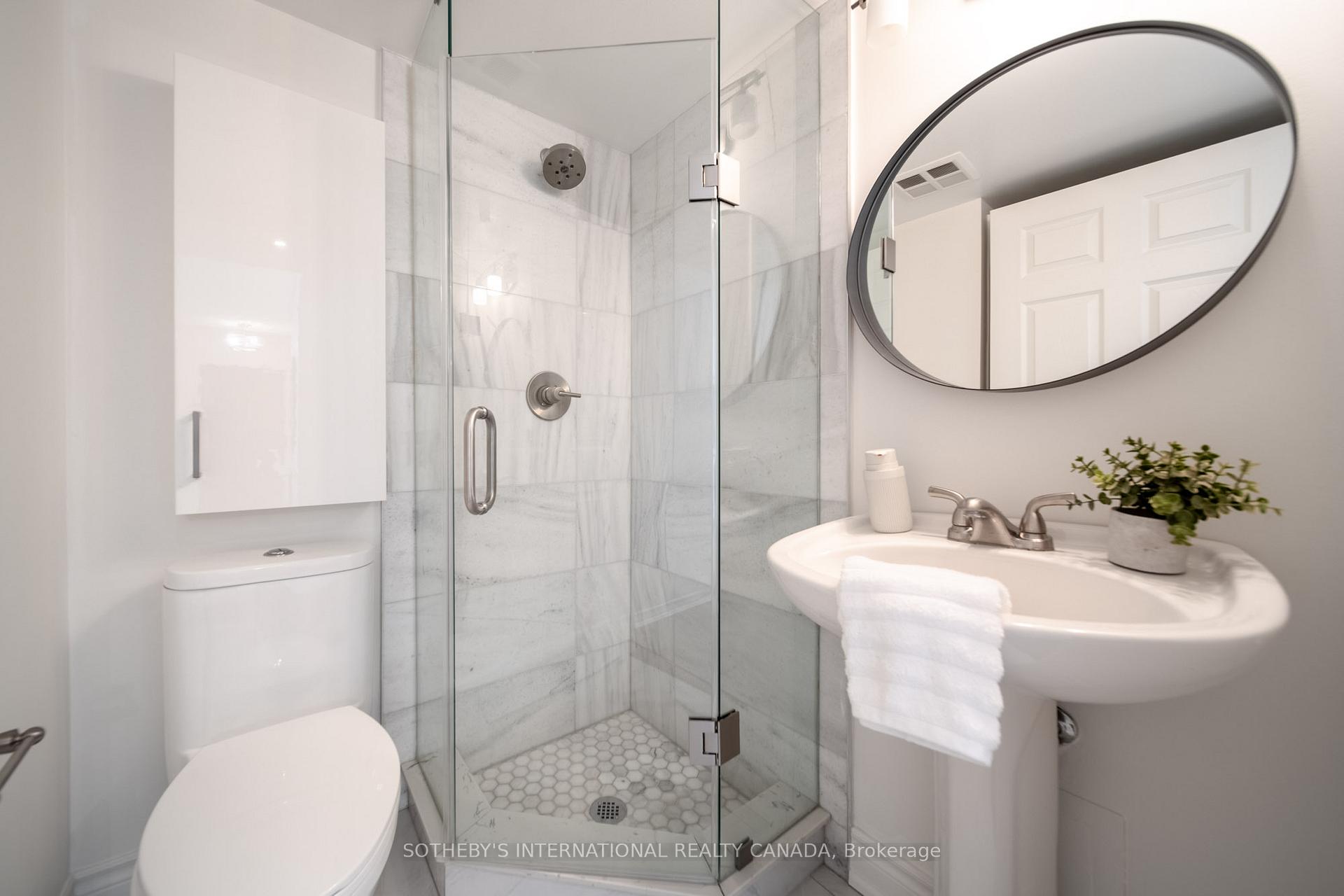 230 King Street E 1105