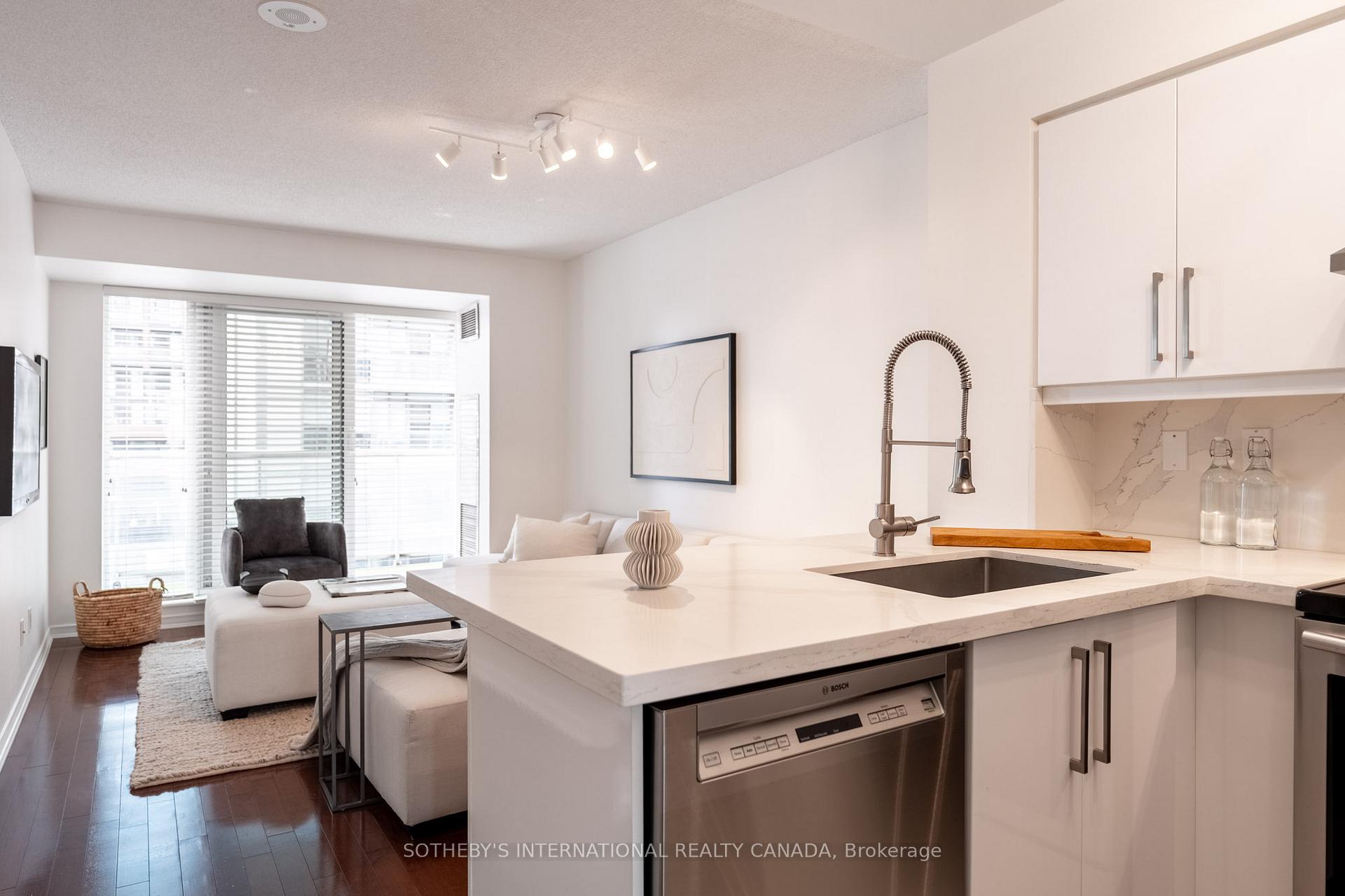 230 King Street E 1105