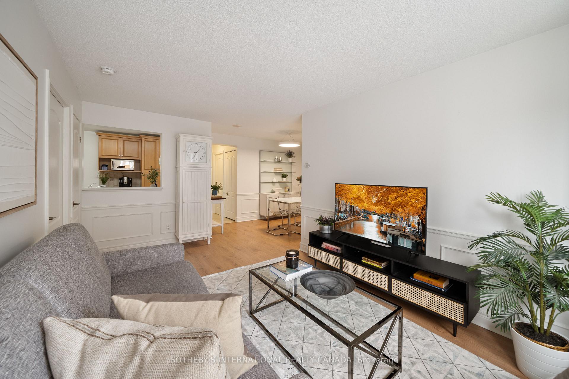 5418 Yonge Street 517