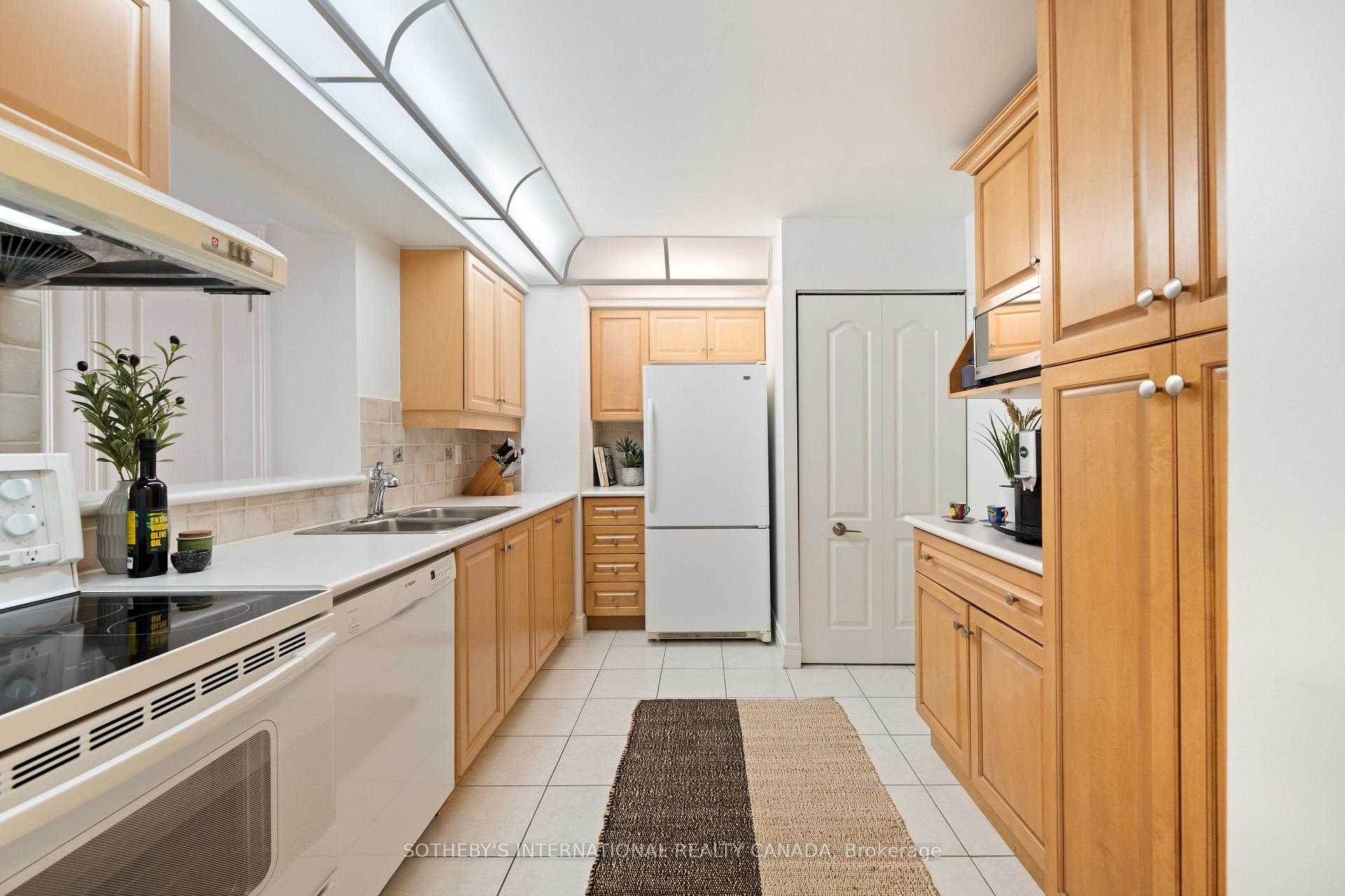 5418 Yonge Street 517