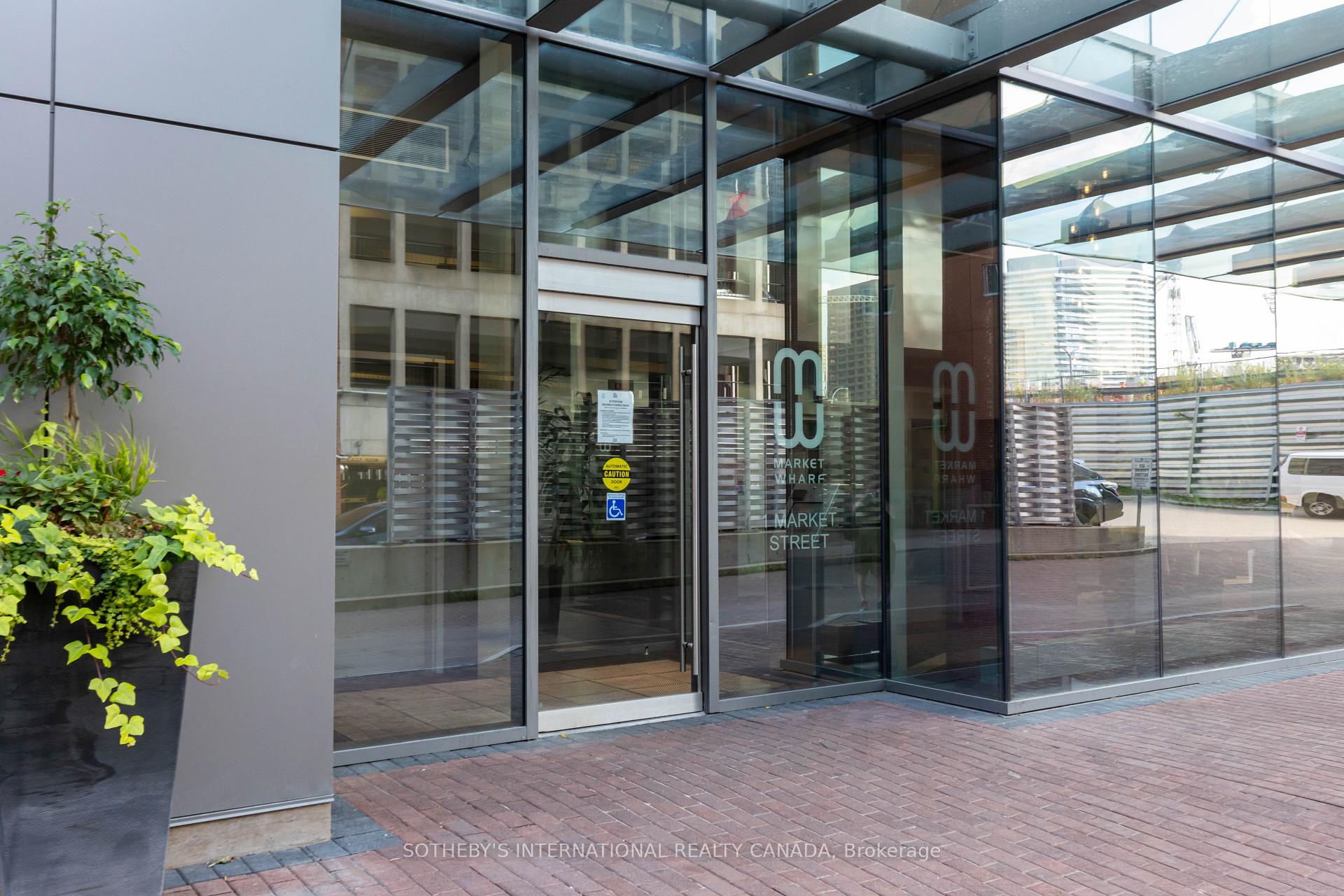 1 Market Street 1215