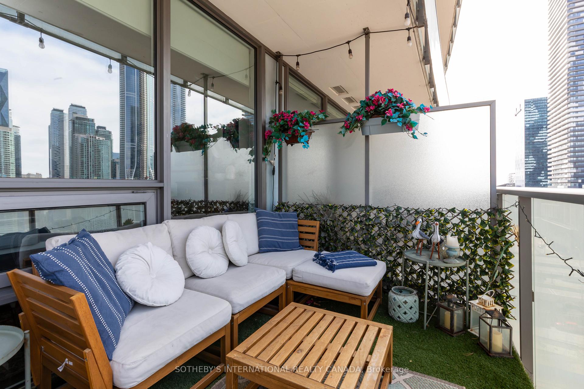 1 Market Street 1215