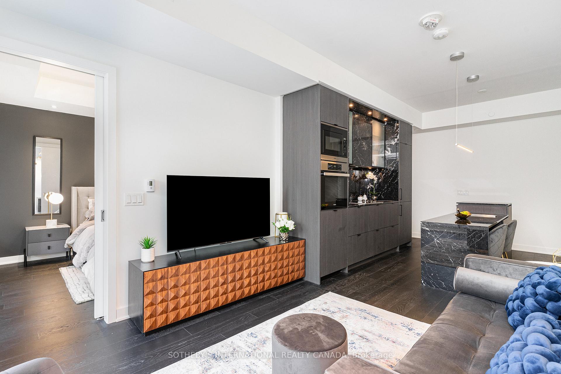 11 Yorkville Avenue 1111