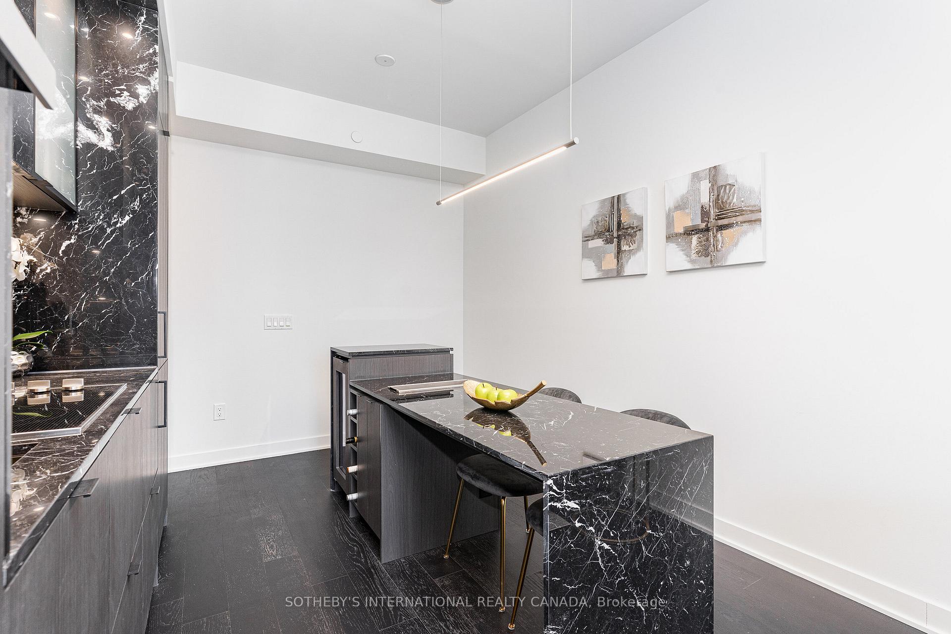 11 Yorkville Avenue 1111