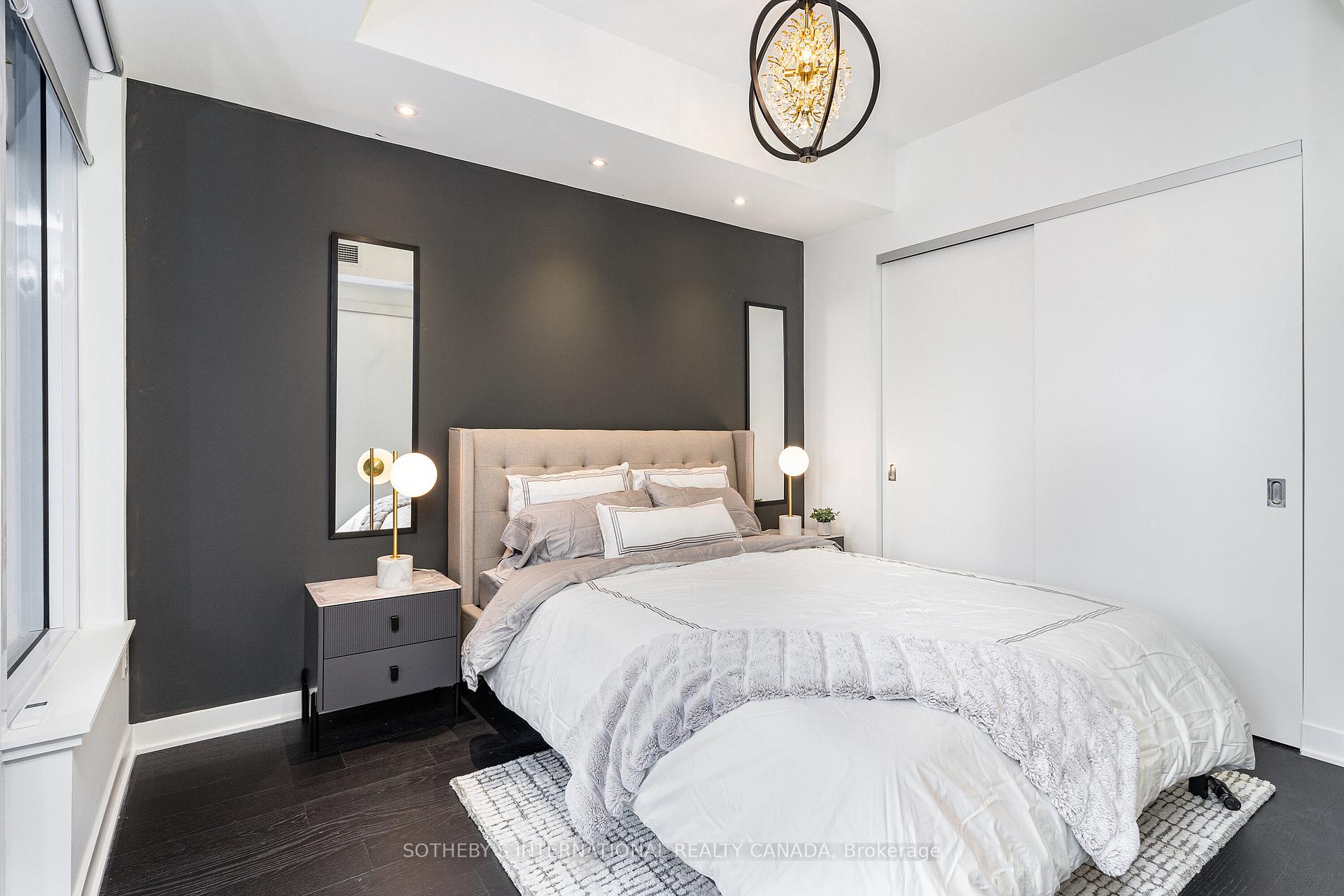11 Yorkville Avenue 1111