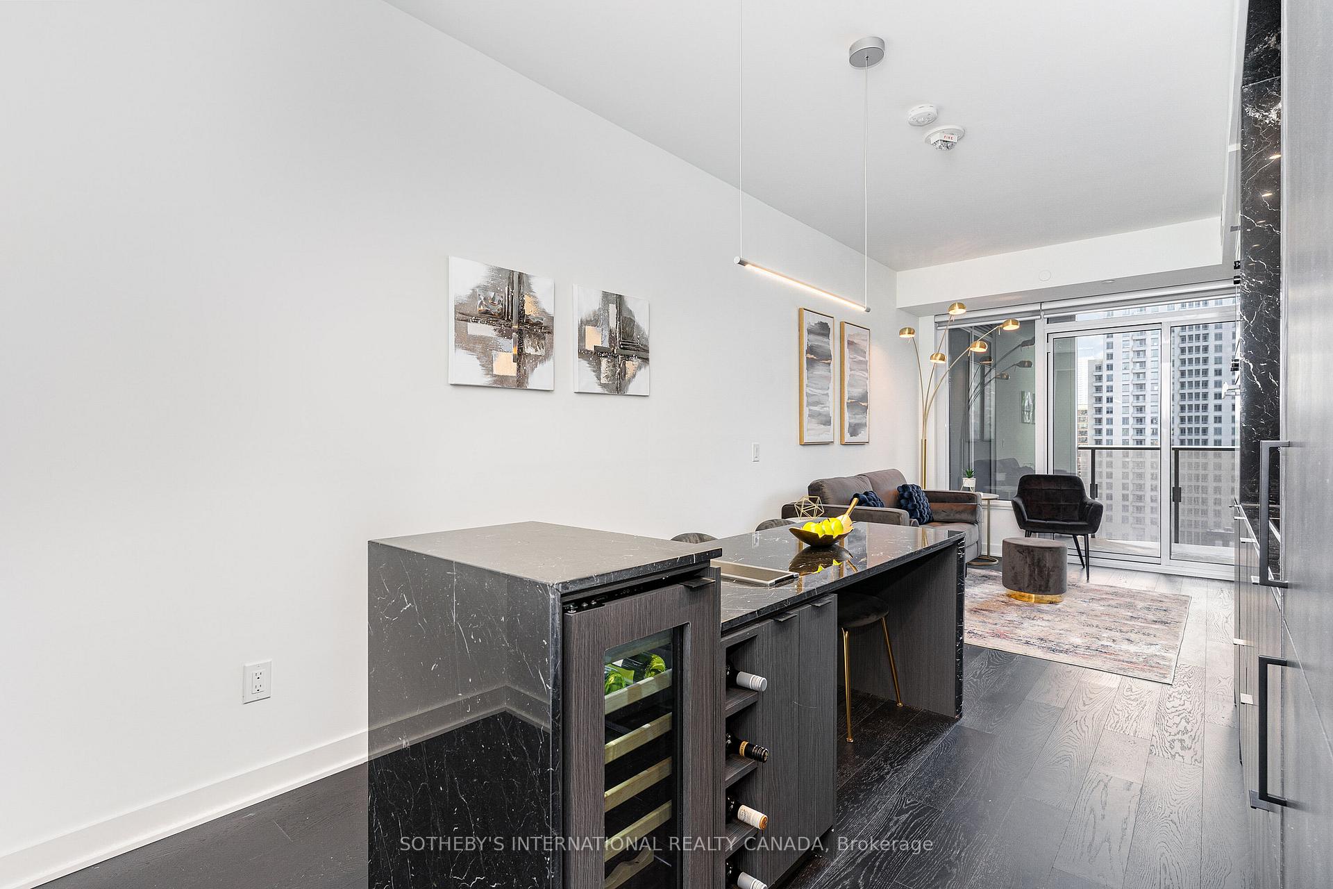 11 Yorkville Avenue 1111