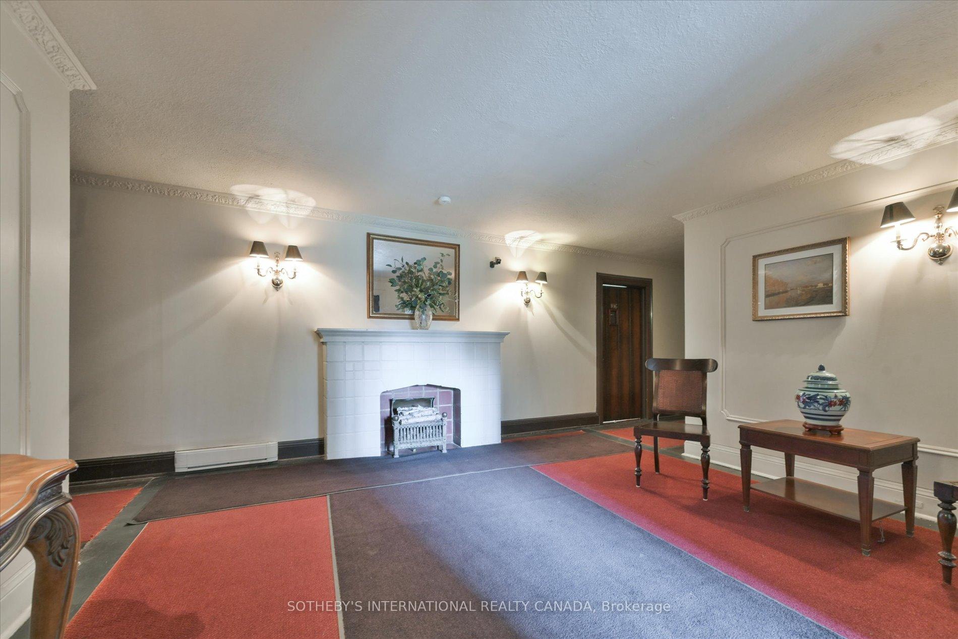 100 Oriole Parkway 106
