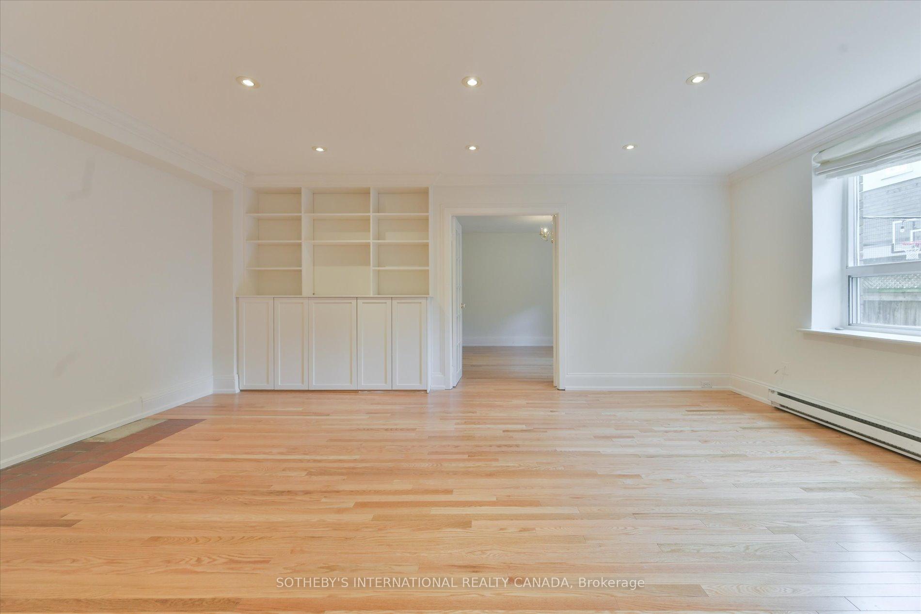 100 Oriole Parkway 106