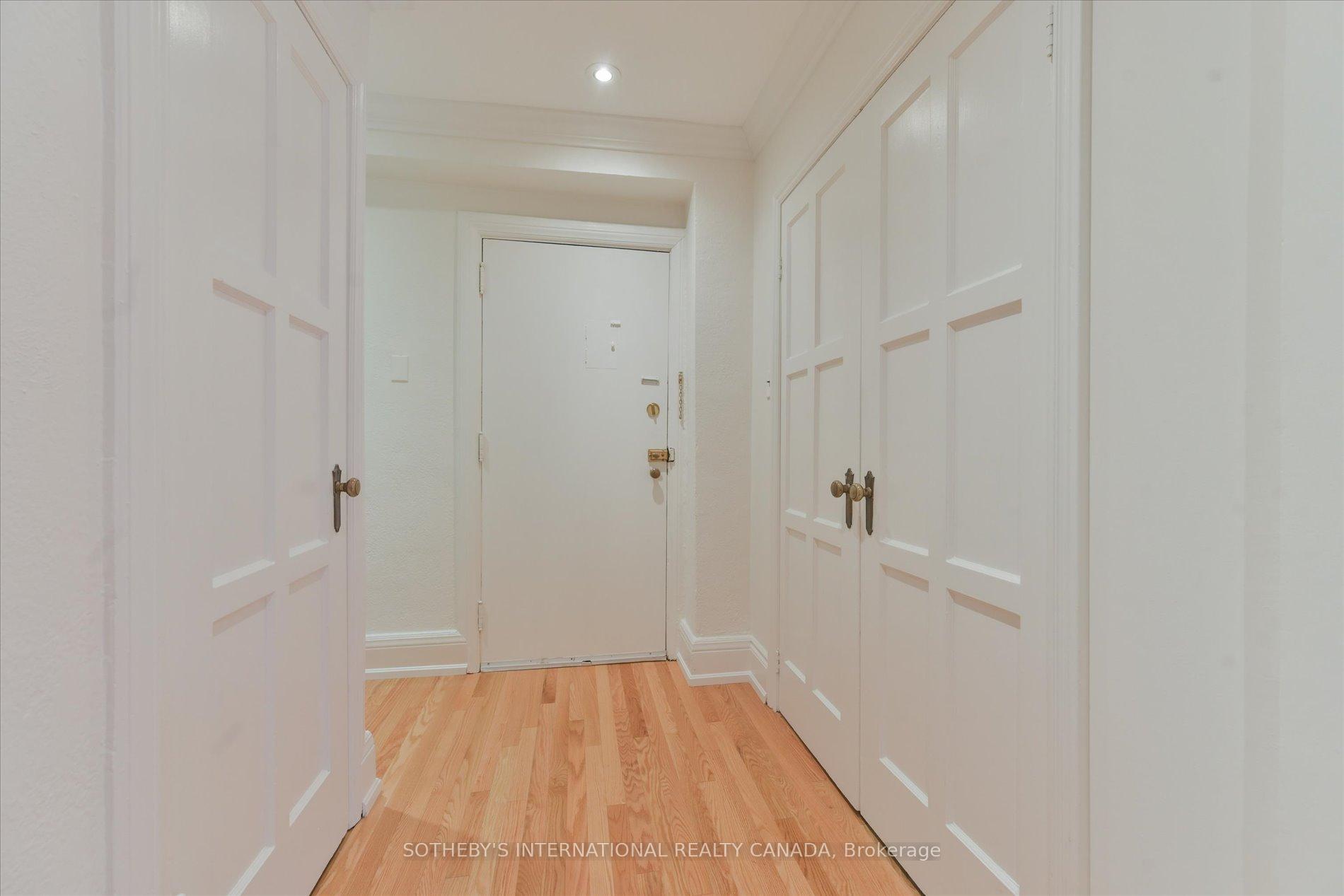 100 Oriole Parkway 106