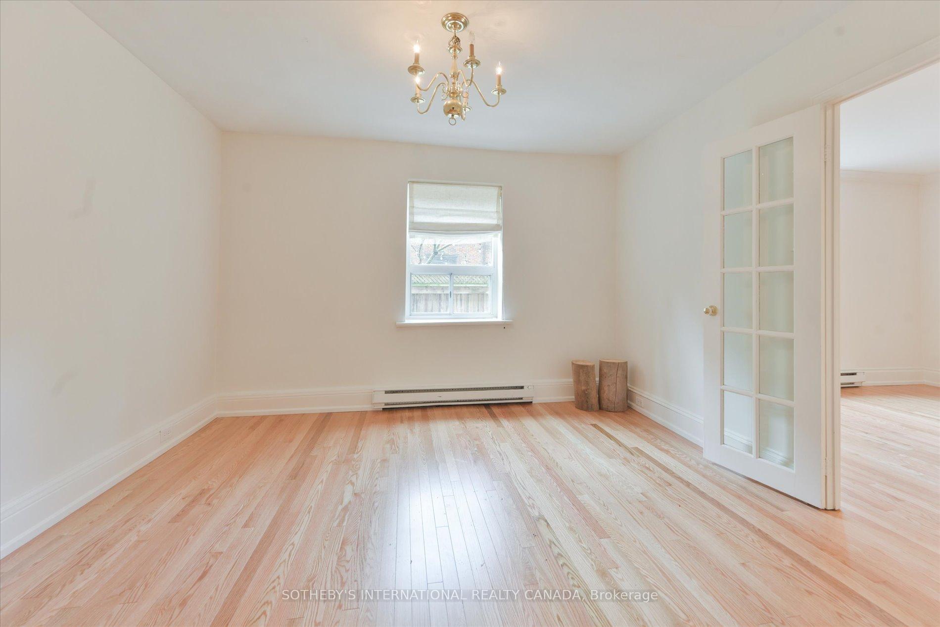100 Oriole Parkway 106