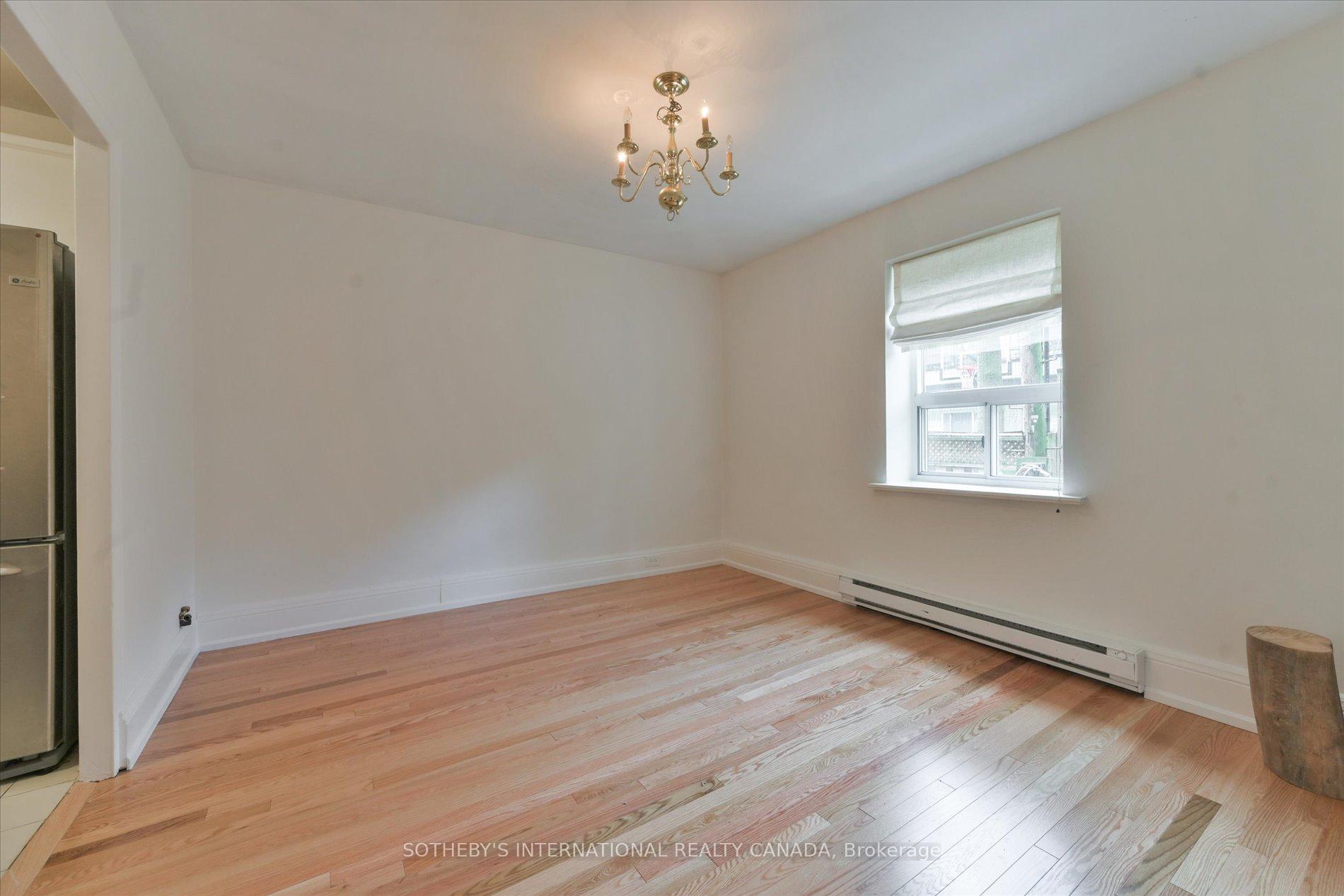 100 Oriole Parkway 106