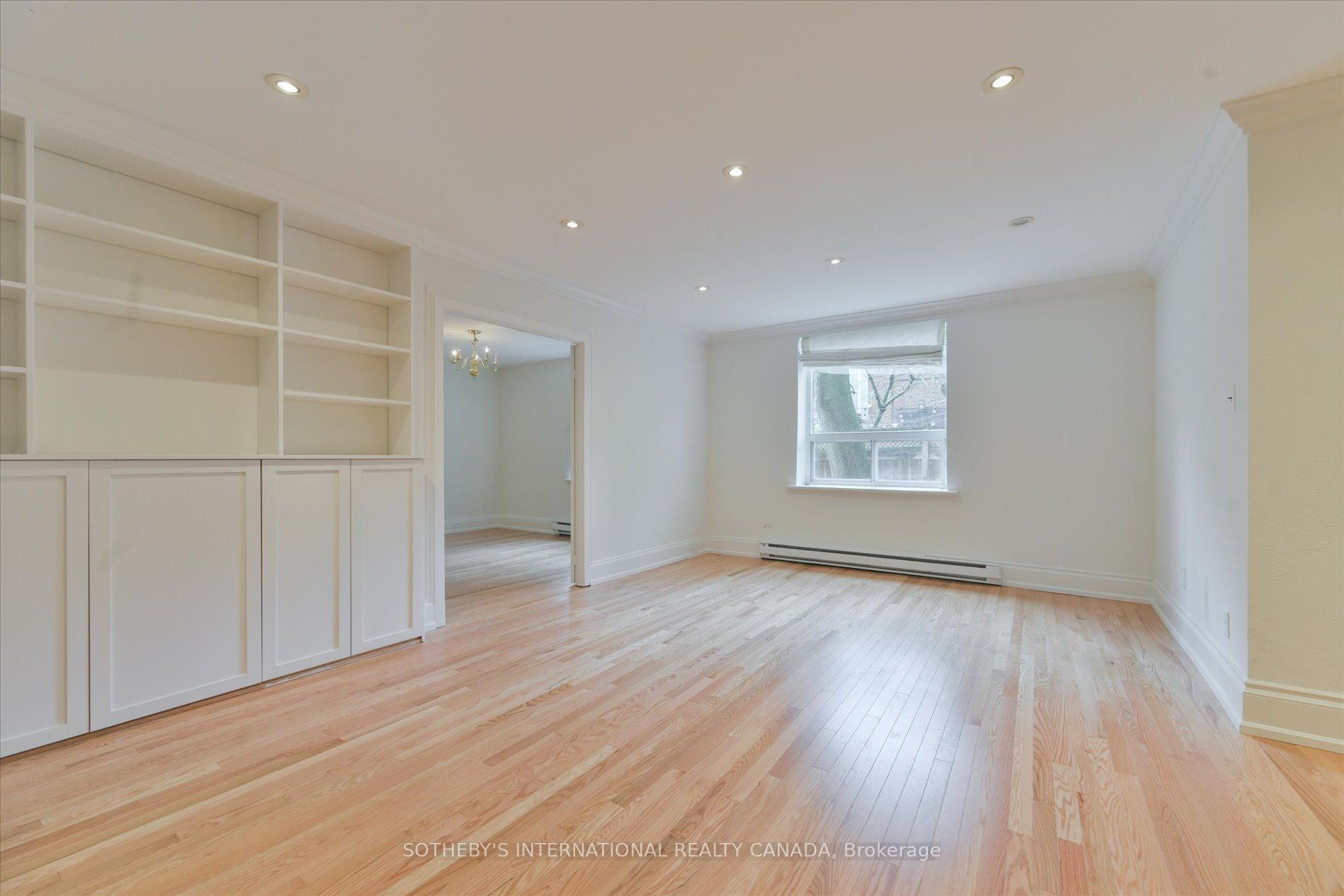 100 Oriole Parkway 106