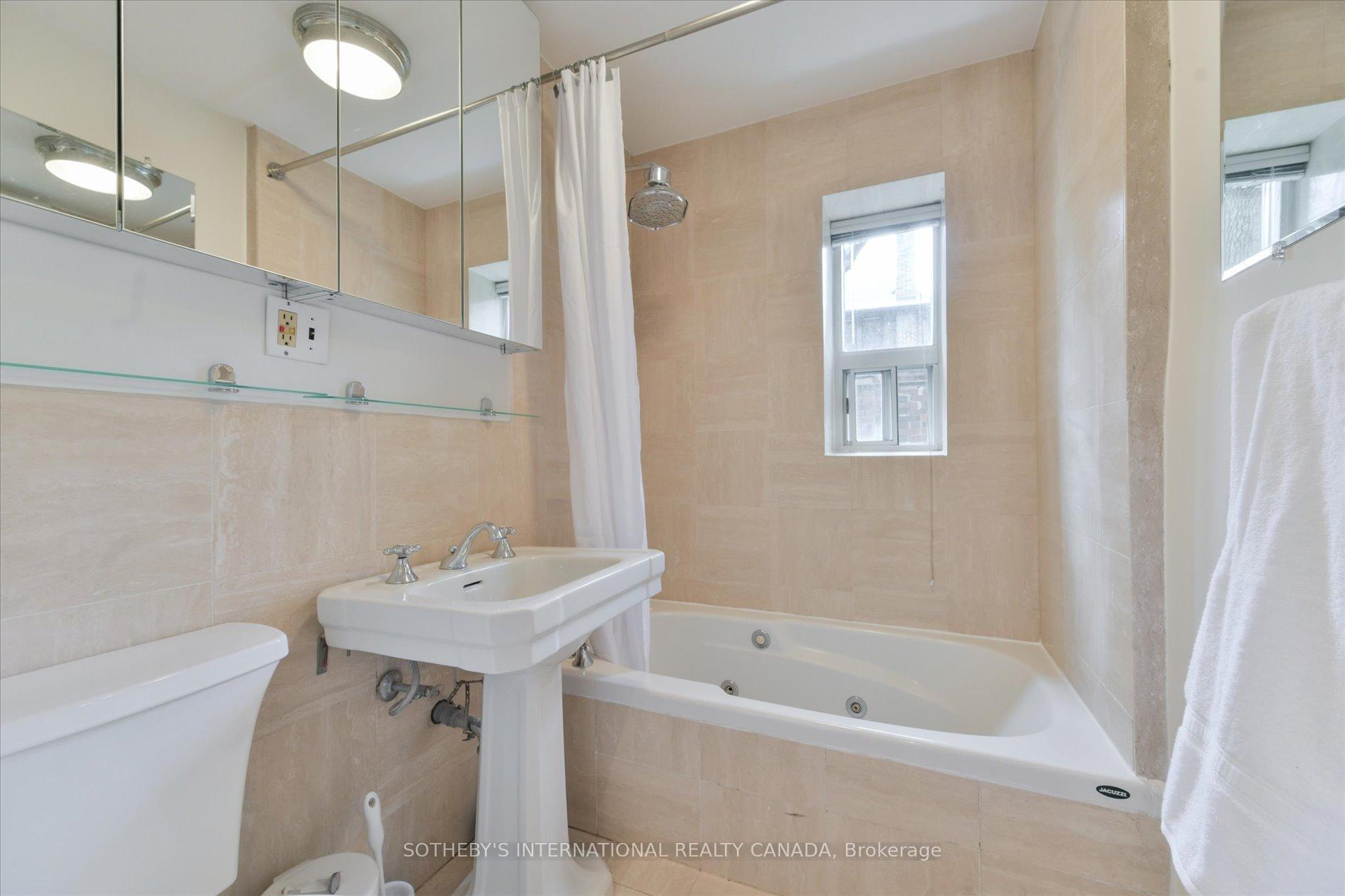 100 Oriole Parkway 106