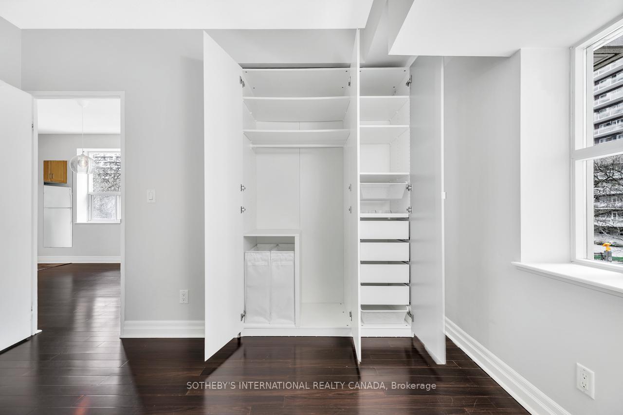 70 Alexander Street 207