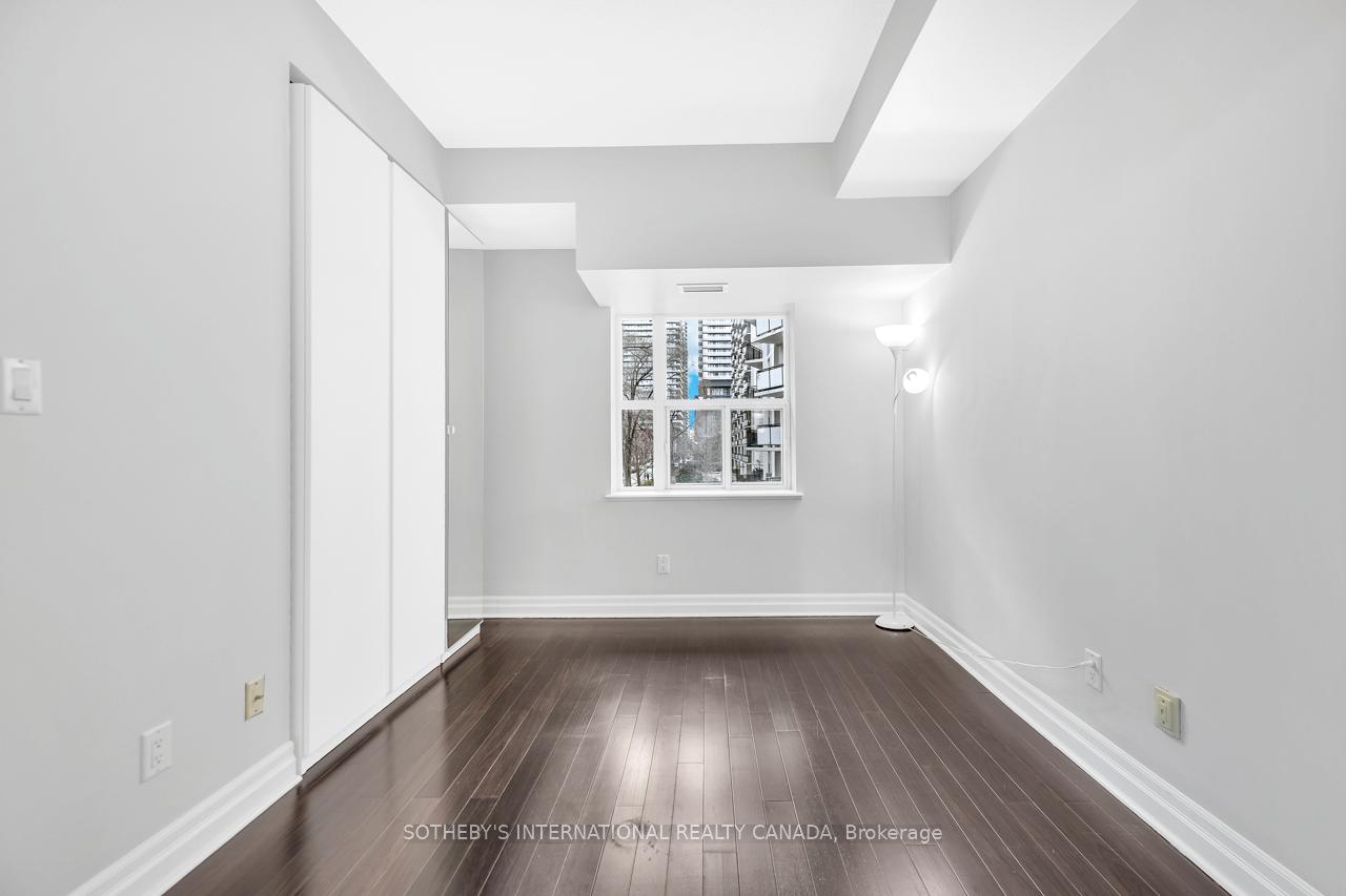 70 Alexander Street 207