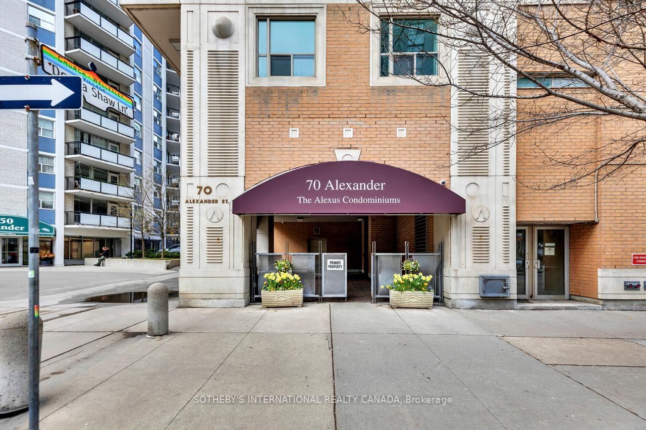 70 Alexander Street 207