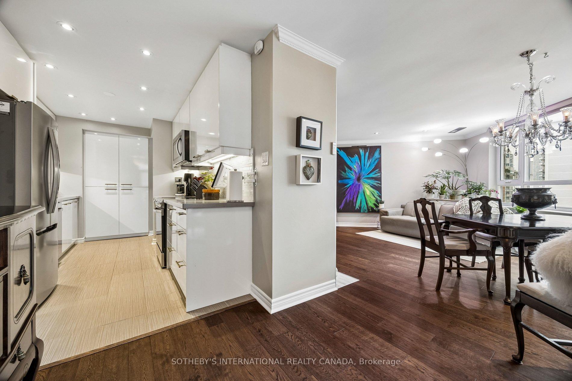 55 Wellesley Street E 901