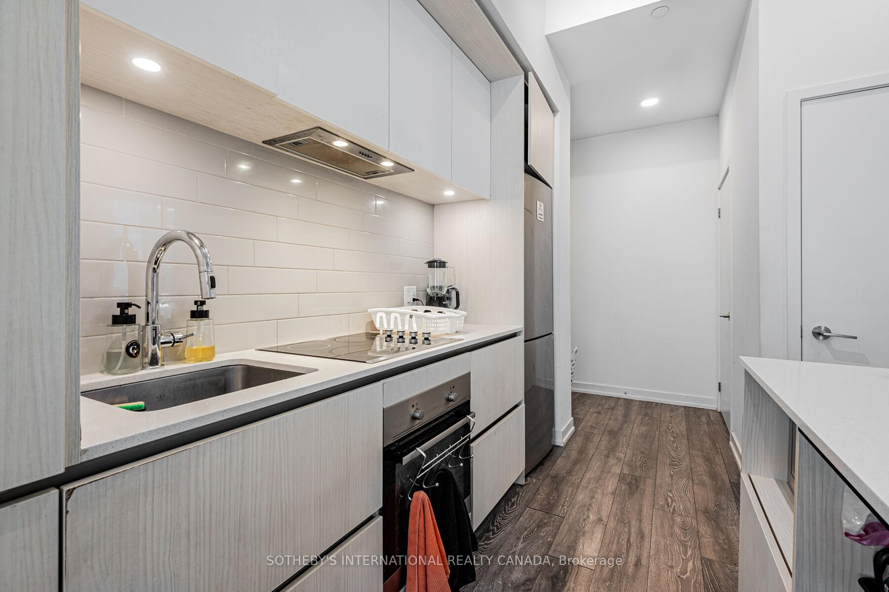 34 Tubman Avenue 201